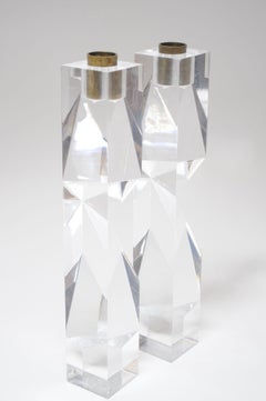 Portavelas Prisma Escultórico Italiano Vintage Asimétrico de Lucita y Latón