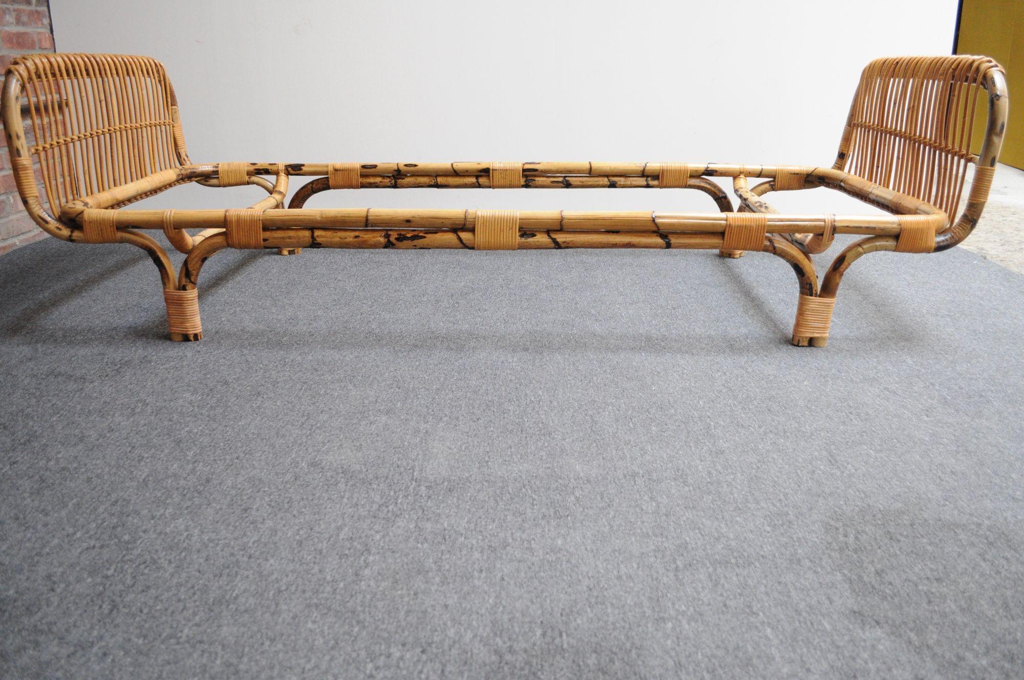 Mid-Century Modern Vintage Italian Bamboo and Rattan Daybed by Tito Agnoli for Bonacina