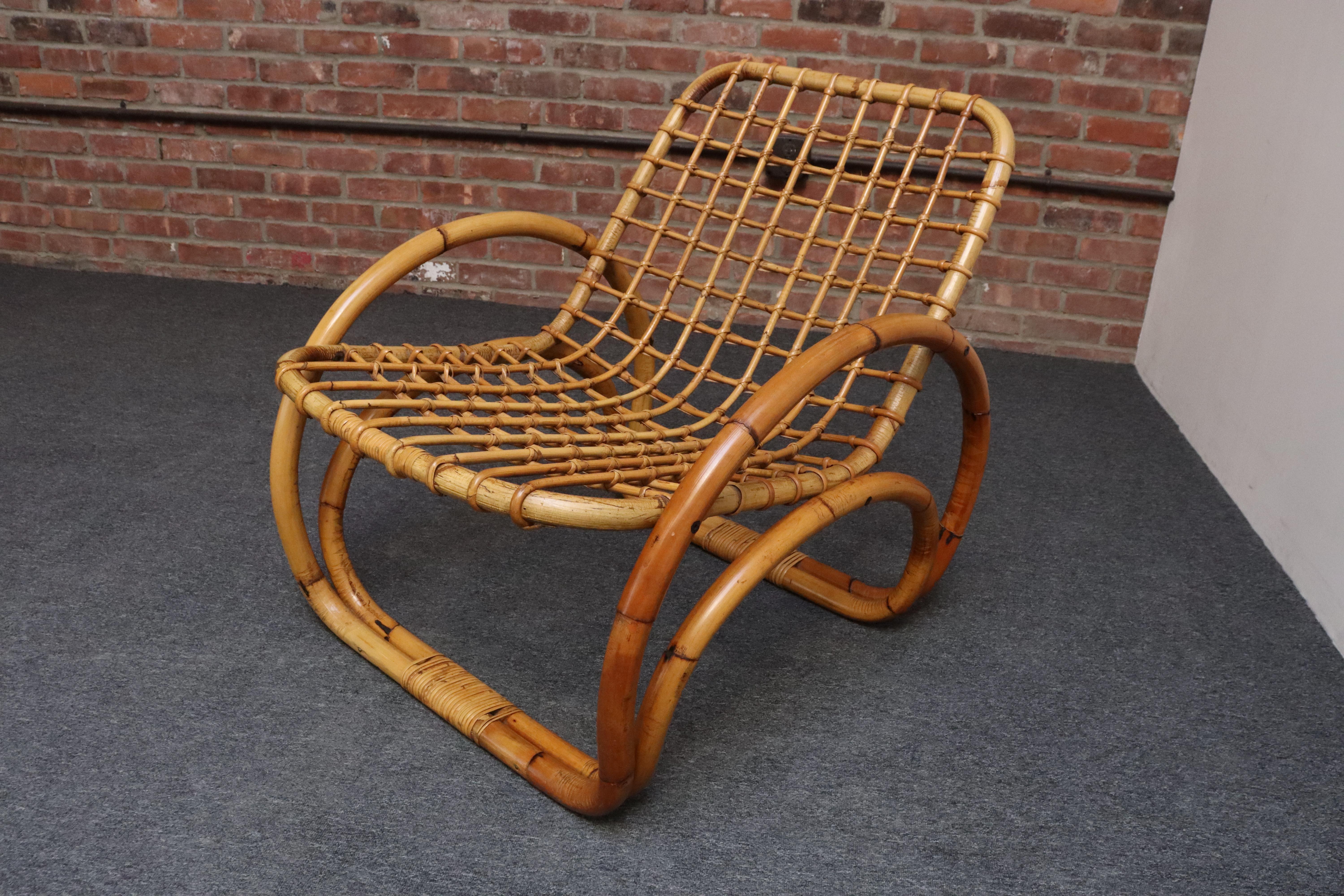 Vintage Italian Bamboo and Wicker Sculptural Lounge Chair mit zusätzlichen Polstern (Italienisch) im Angebot