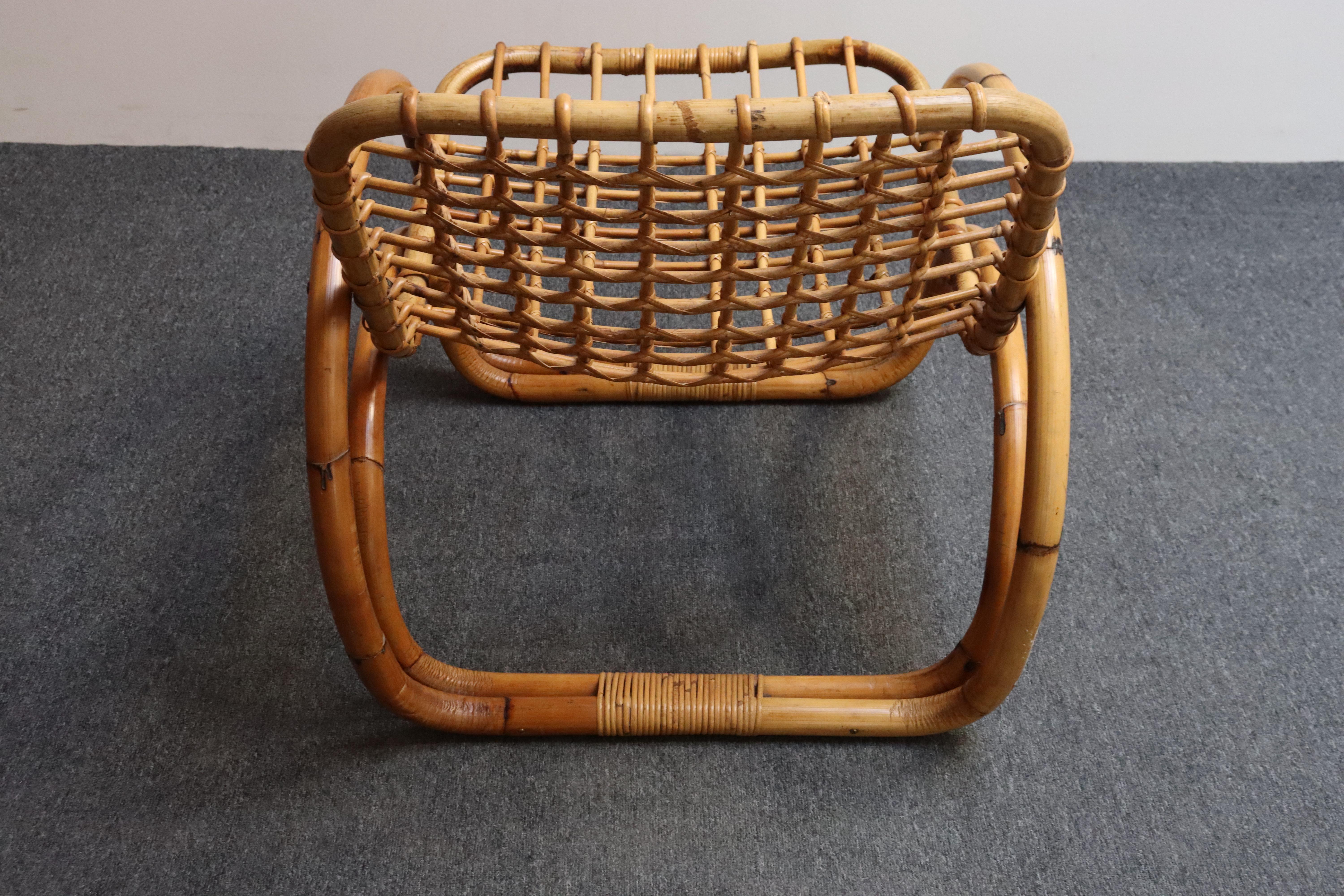 Vintage Italian Bamboo and Wicker Sculptural Lounge Chair mit zusätzlichen Polstern im Angebot 1