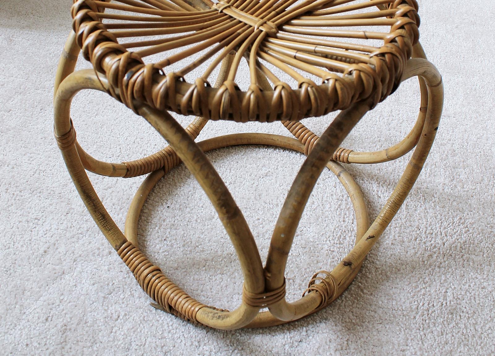 Italienischer Hocker aus Bambus und Korbgeflecht von Bonacina:: 1950er Jahre (Rattan)