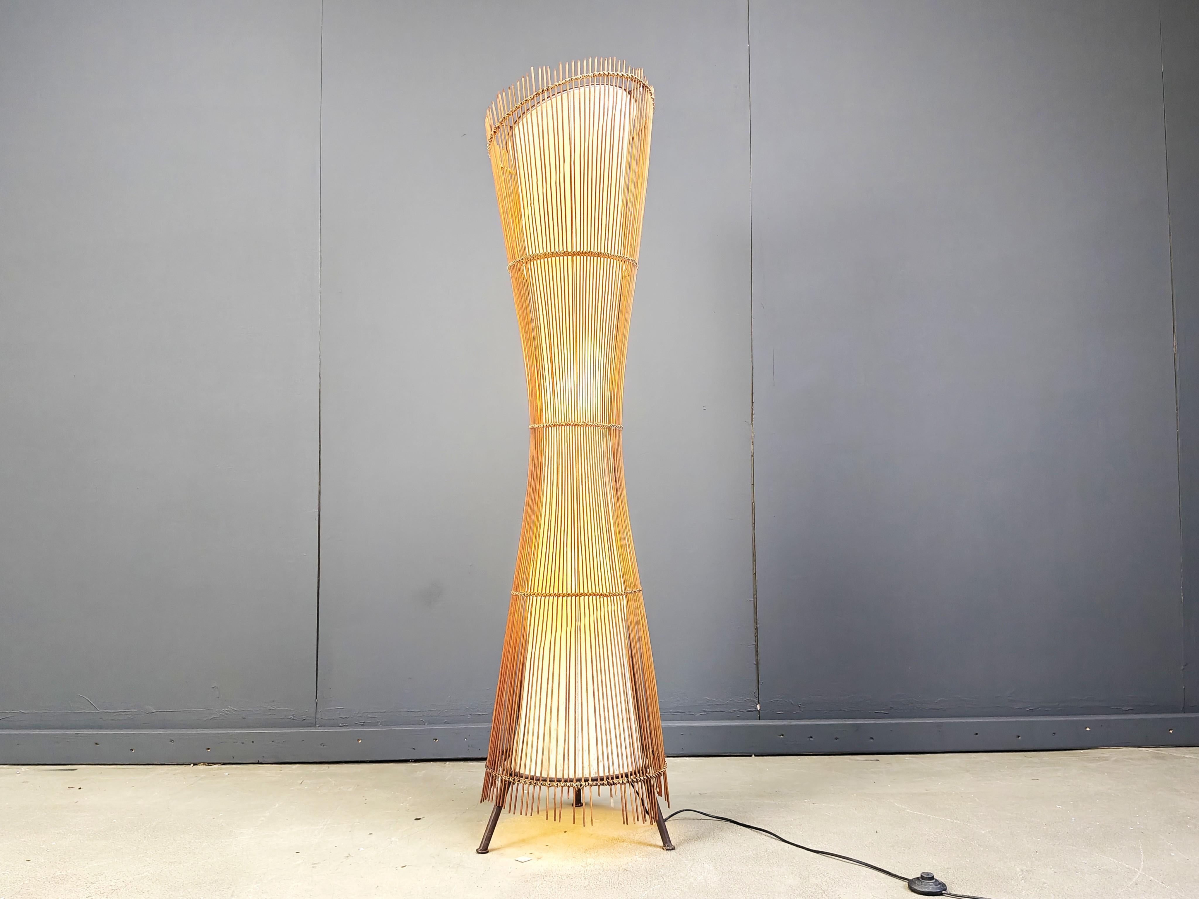 Vintage italian bamboo floor lamp, 1960s In Good Condition For Sale In Leuven, Vlaams Gewest