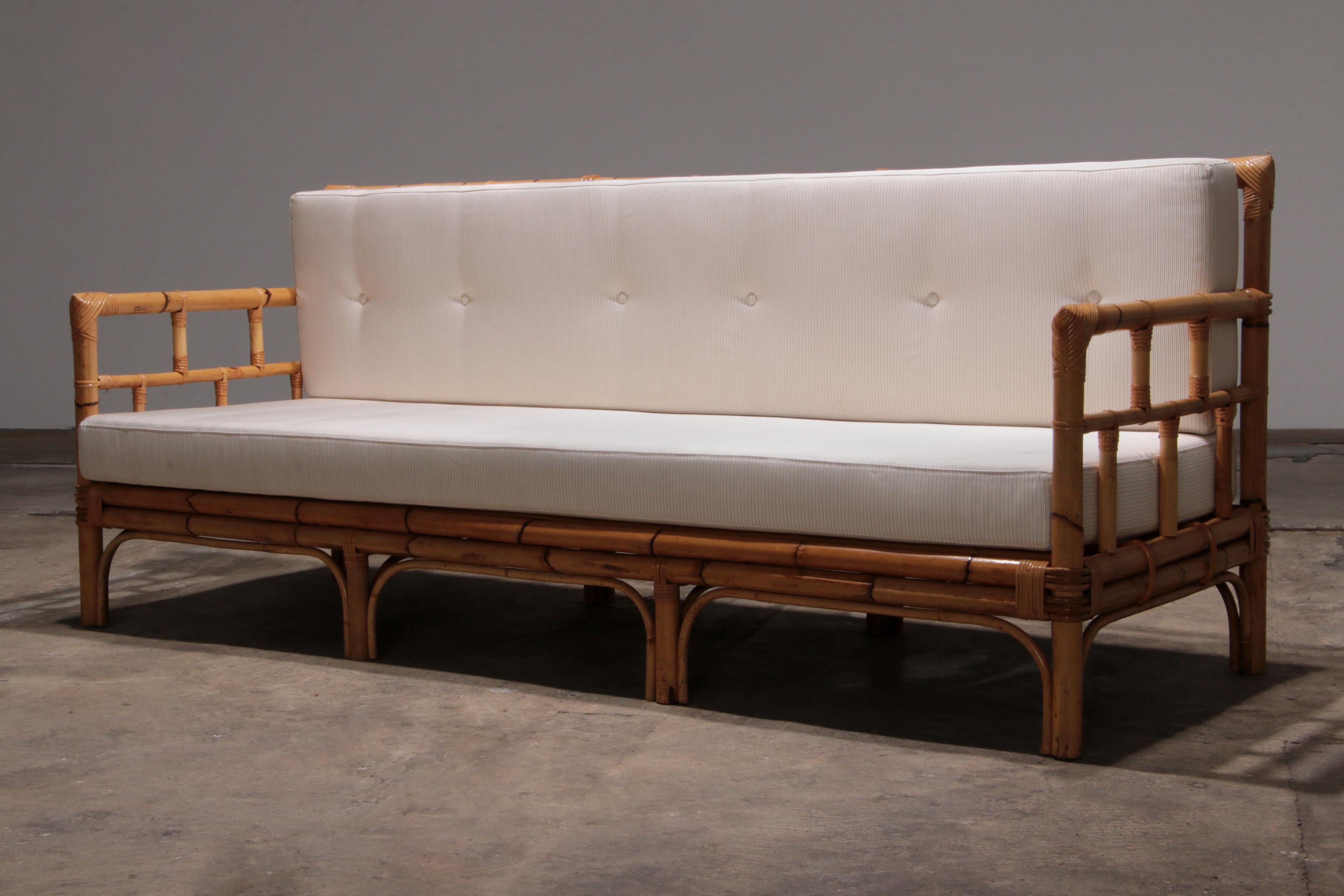 Vintage Italian Bamboo Sofa with Cushions from the 1970s For Sale 5