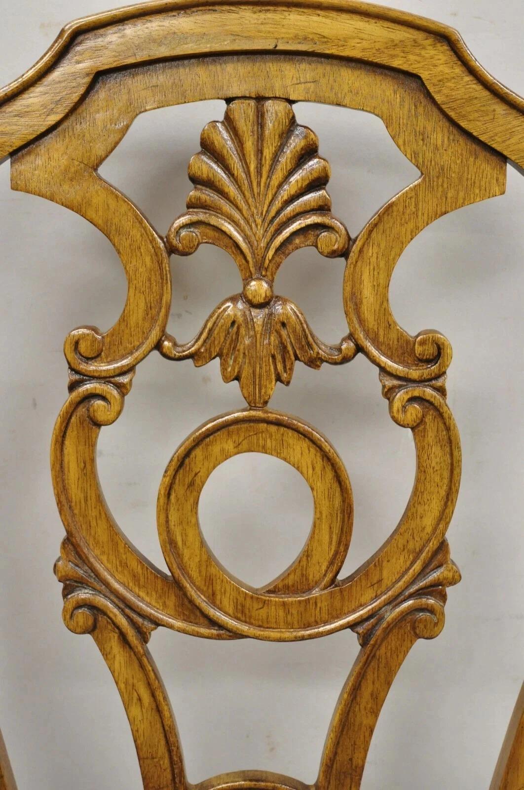 Chaises de salle à manger italiennes vintage baroque rococo en bois sculpté et ajouré - Lot de 6 Bon état - En vente à Philadelphia, PA