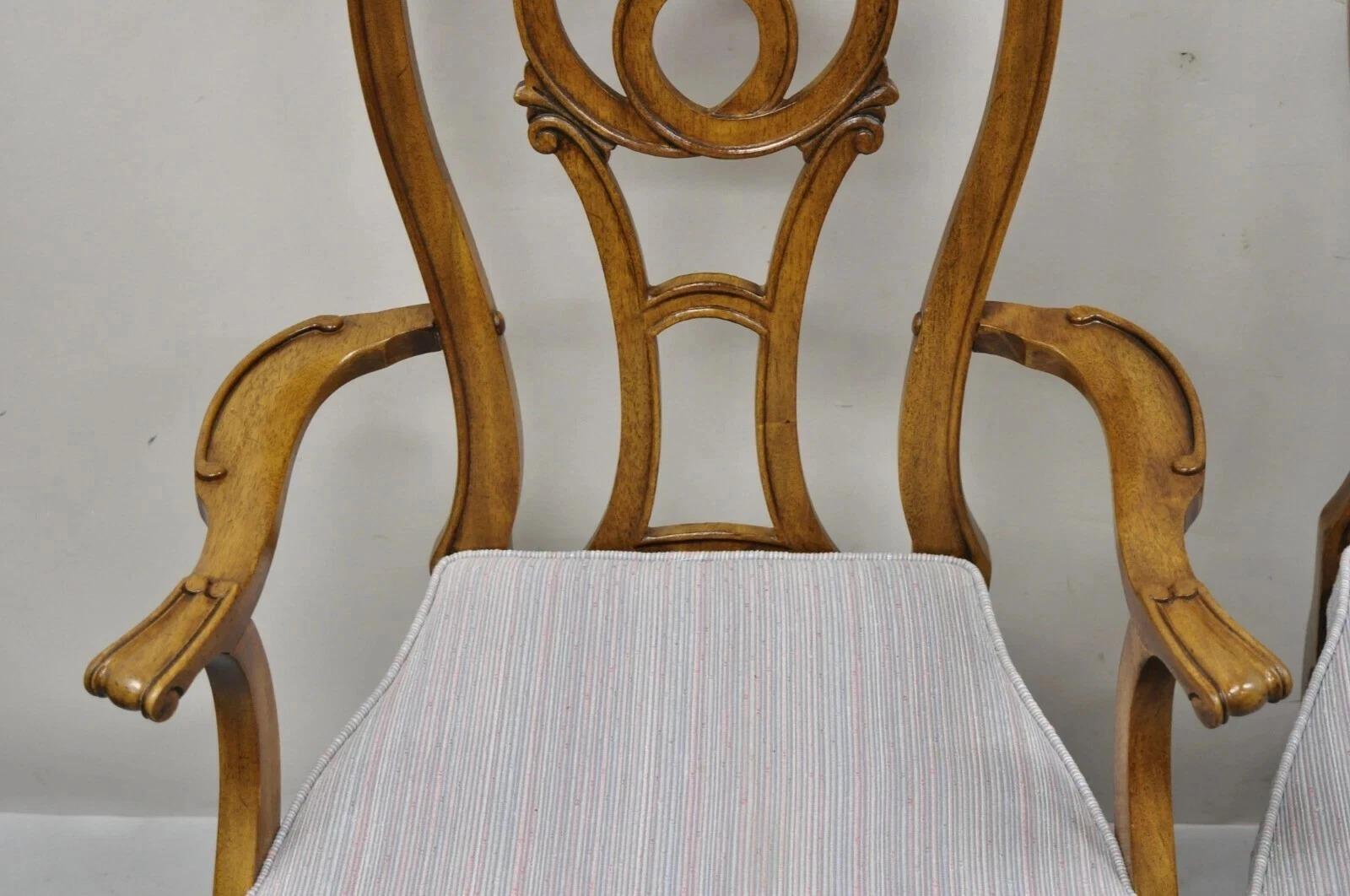 20ième siècle Chaises de salle à manger italiennes vintage baroque rococo en bois sculpté et ajouré - Lot de 6 en vente