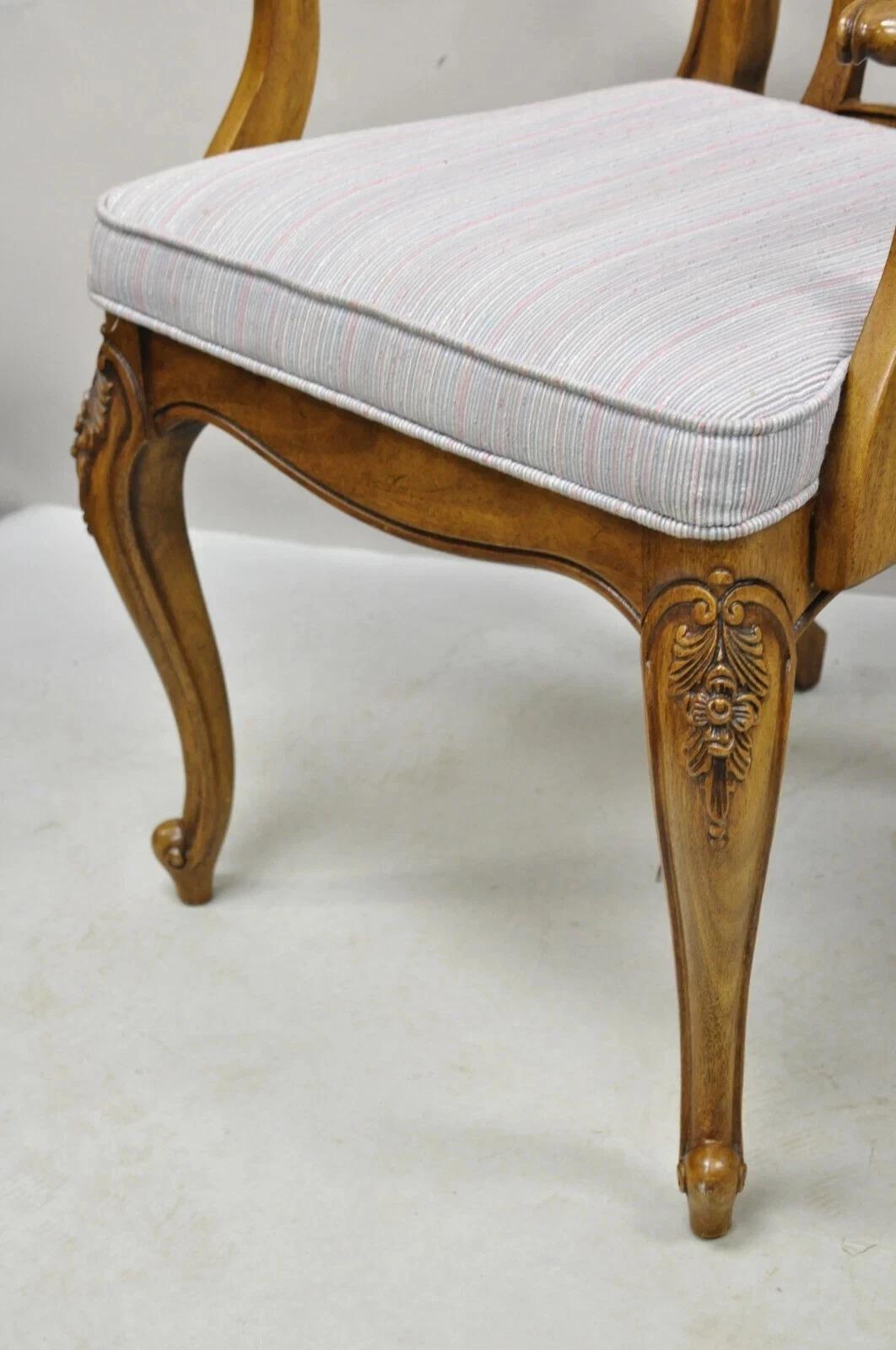 Tissu Chaises de salle à manger italiennes vintage baroque rococo en bois sculpté et ajouré - Lot de 6 en vente