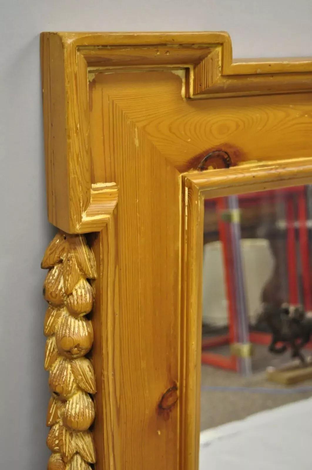 Altro Specchio da parete vintage in stile barocco italiano, intagliato in legno di pino nodoso, francese e di campagna in vendita