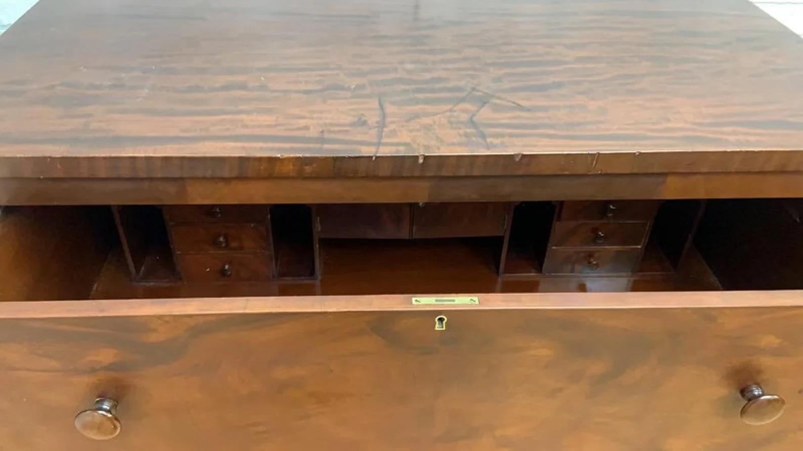 Vieille armoire de rangement de style baroque italien avec marqueterie incrustée en vente 5