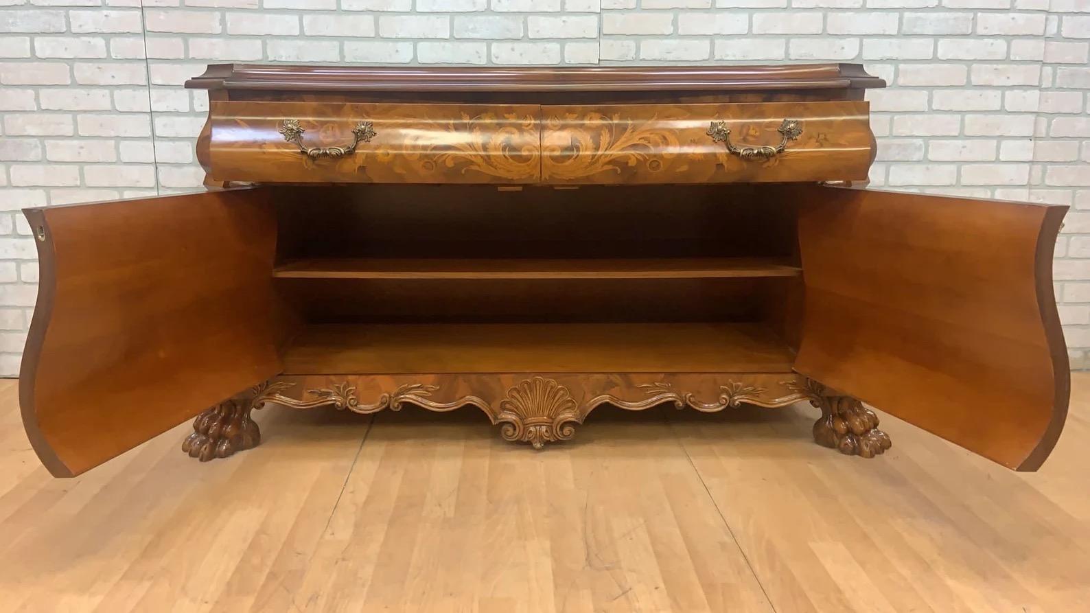Inconnu Vieille armoire de rangement de style baroque italien avec marqueterie incrustée en vente