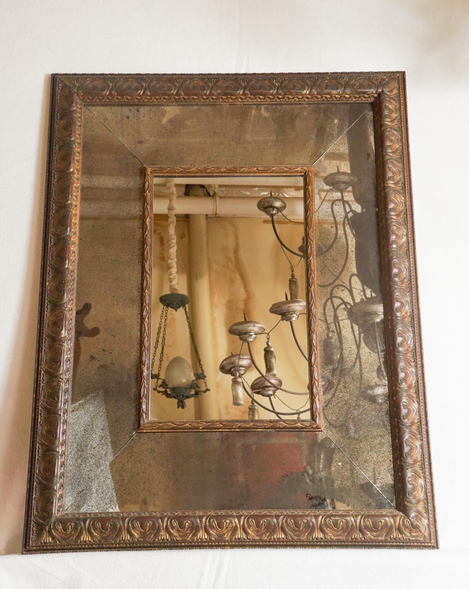Vintage Italian Baroque Style Mirror In Good Condition For Sale In Hudson, NY