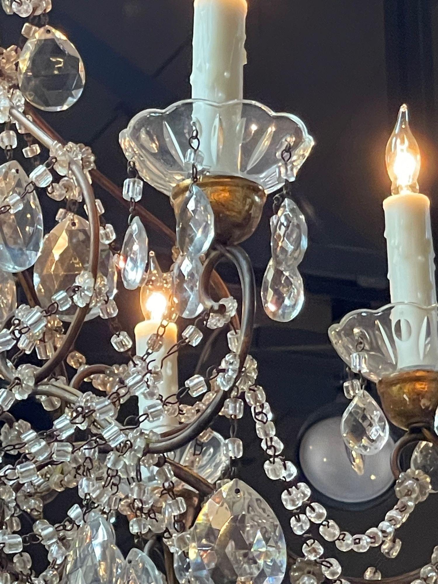 Vintage Italian Beaded Crystal and Giltwood Chandelier For Sale 1