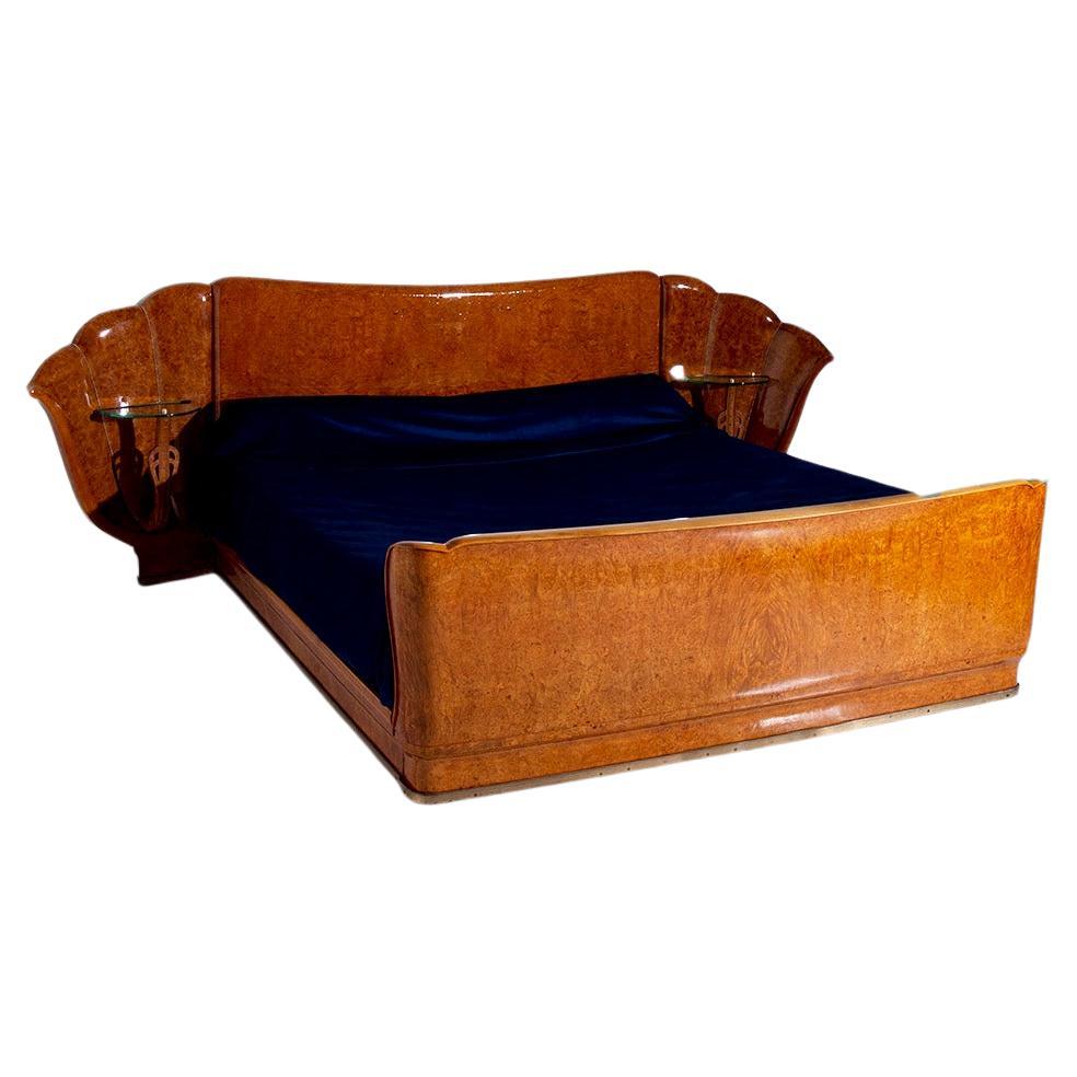 Vintage Italian bed manufactured by Valzania with glass and brass nightstands For Sale