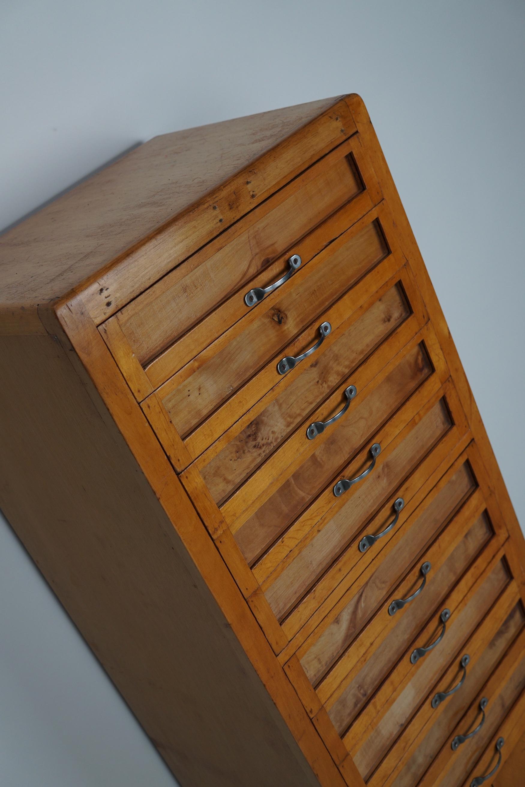 Meuble de rangement Haberdashery en hêtre italien vintage, années 1950 en vente 1