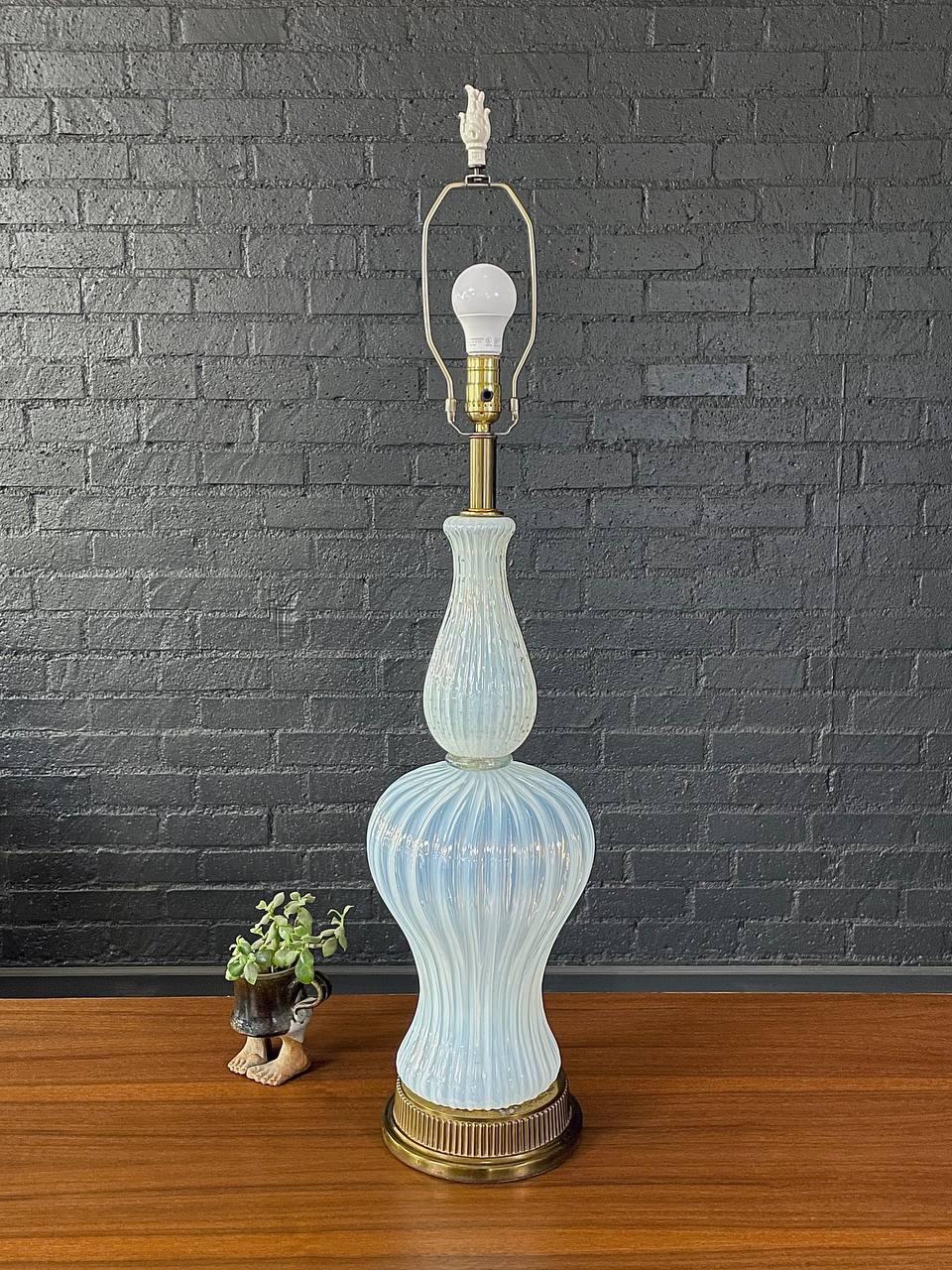Vintage Italian Beige Lámpara de mesa de cristal de Murano en venta 1