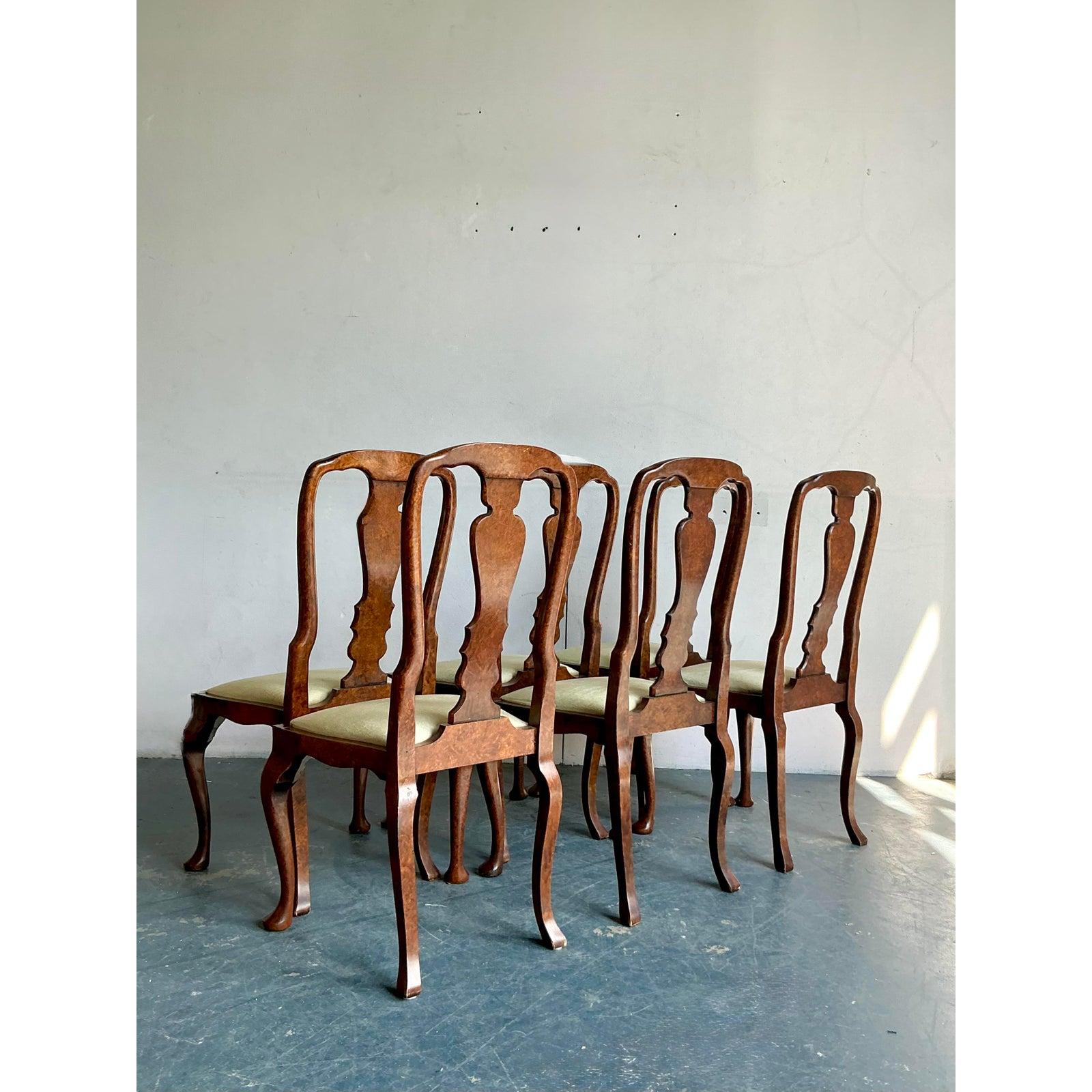 Tappezzeria Sedie da pranzo Queen Anne vintage in legno di radica realizzate al banco - Set di 6 sedie in vendita