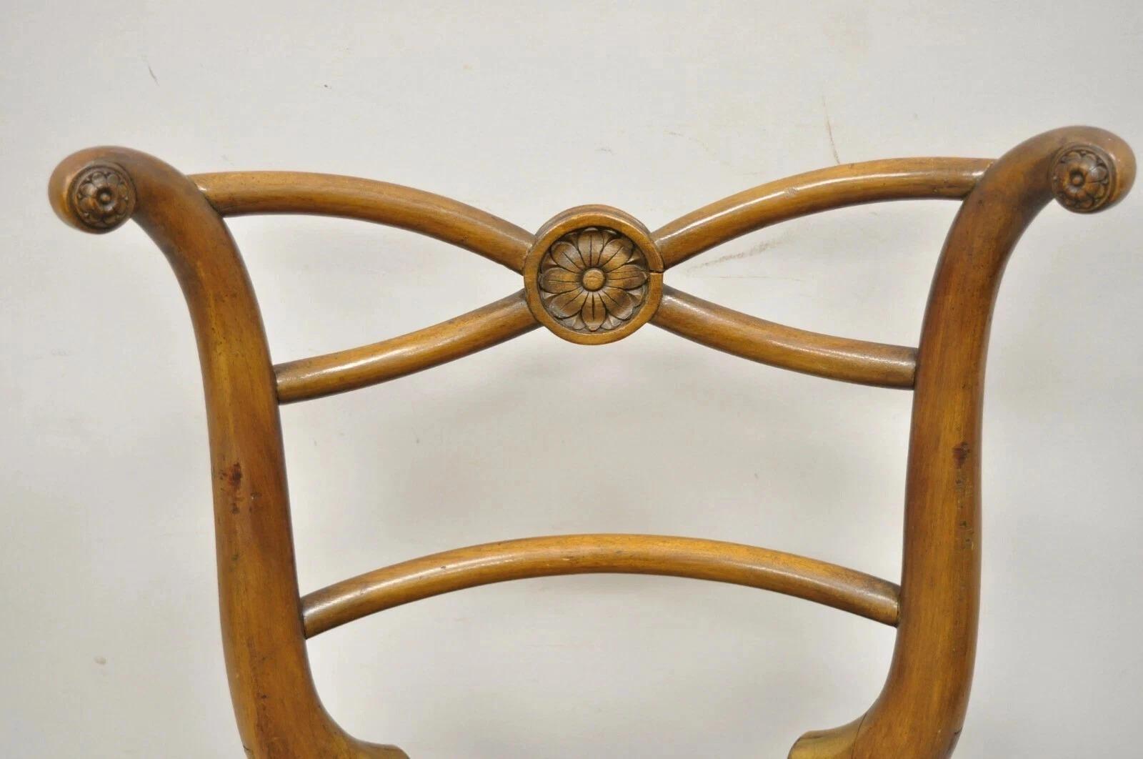 Sedia d'angolo con gambe a sciabola Biedermeier d'epoca con sedile a punta d'ago in vendita 5