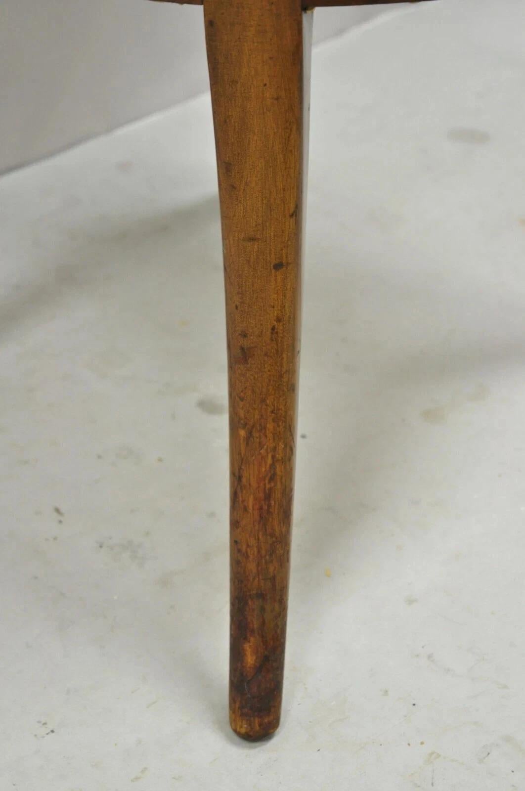 Sedia d'angolo con gambe a sciabola Biedermeier d'epoca con sedile a punta d'ago in vendita 3