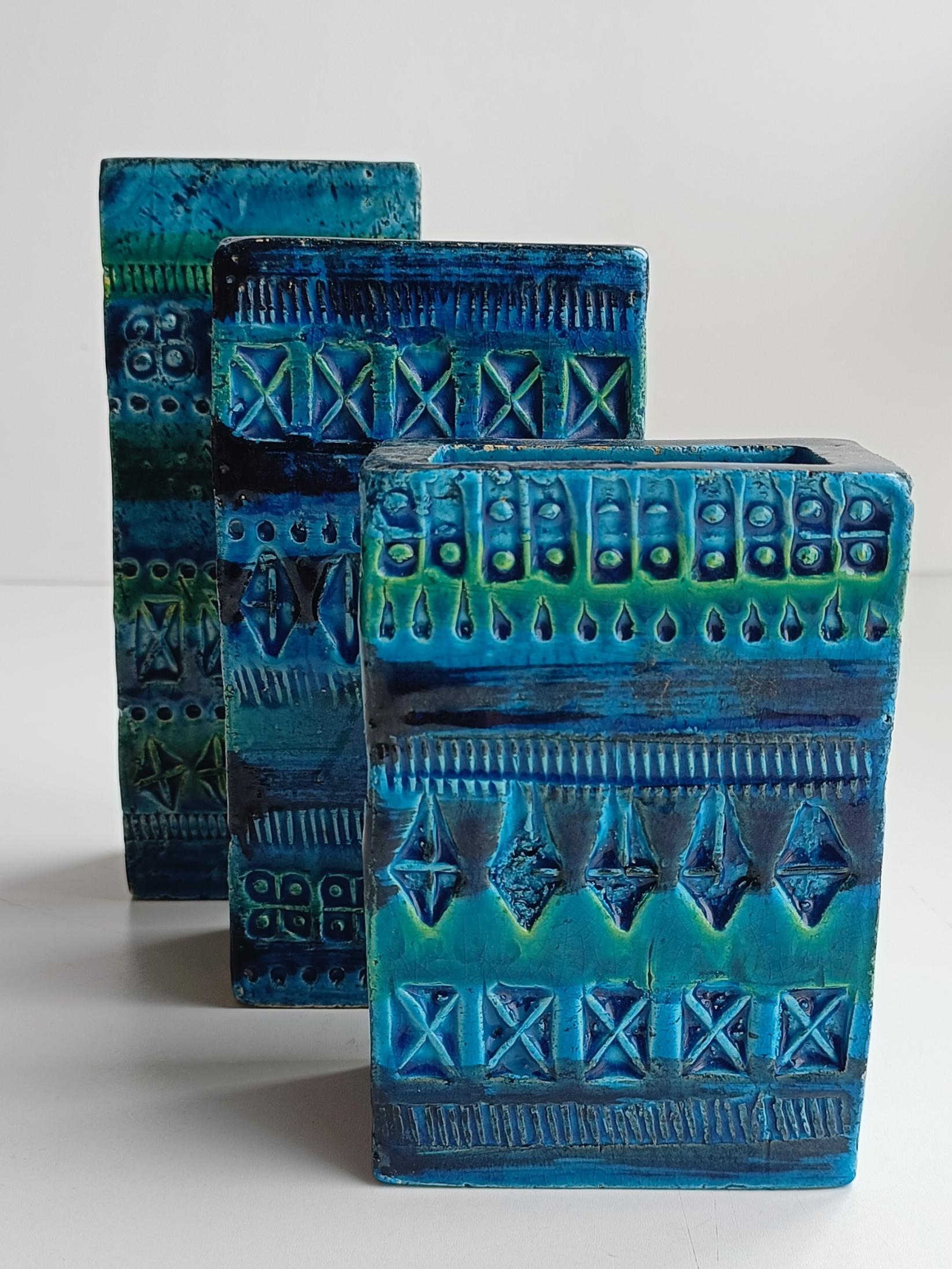 Italienisches Bitossi Aldo Londi Rimini Blu Set aus drei Keramikvasen im Vintage-Stil, 1960er Jahre im Zustand „Hervorragend“ im Angebot in VALENCIA, ES