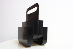 Revistero vintage italiano de plástico ABS negro de Olaf von Bohr para Kartell