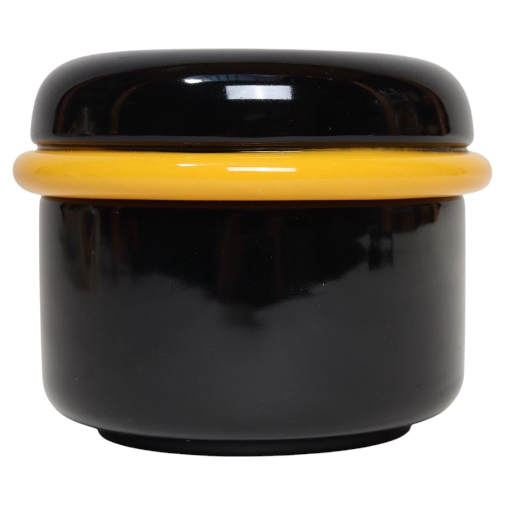 Vaso con coperchio giallo e nero di Pino Spagnolo per Sicart in vendita