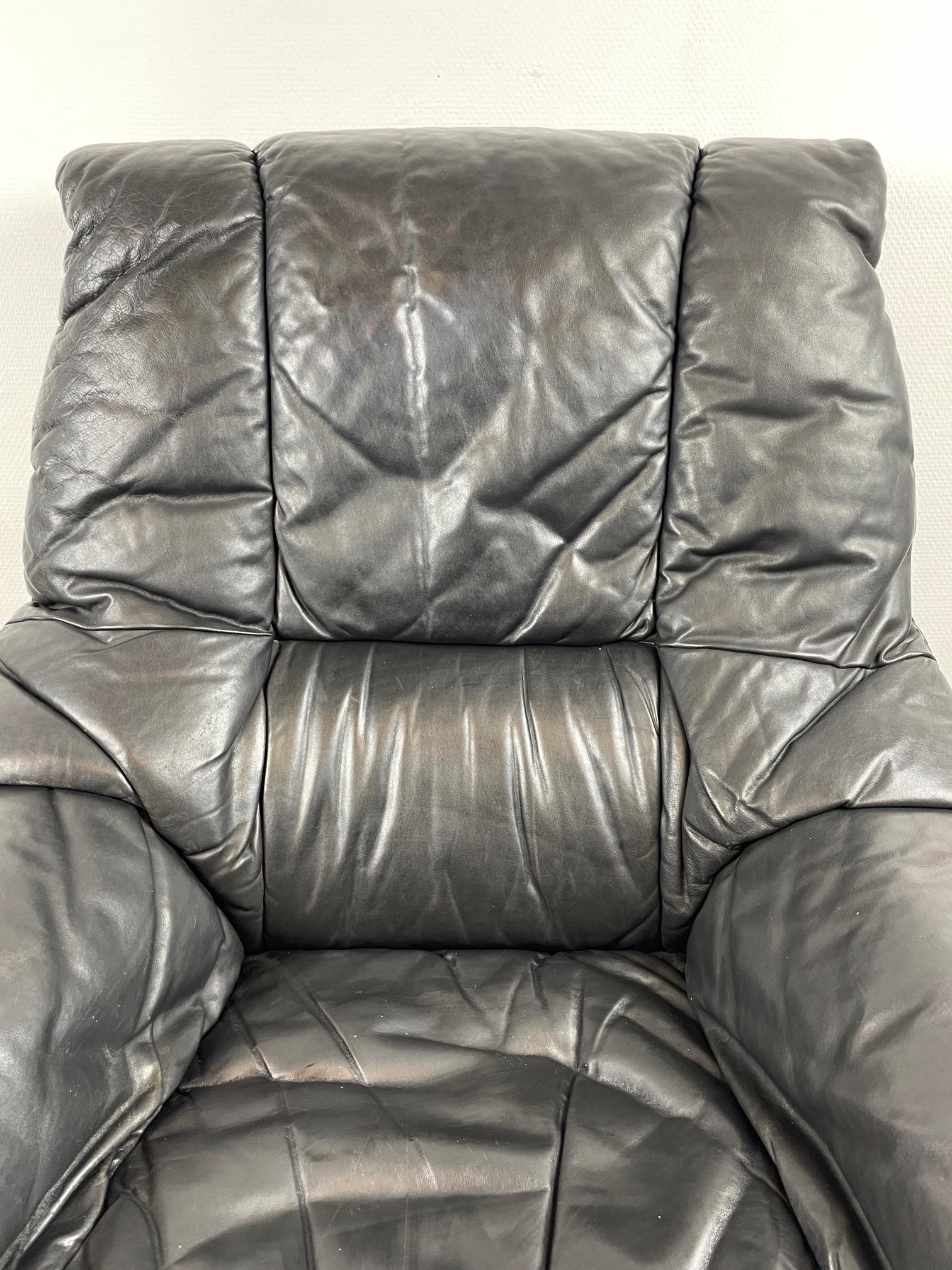 Mid-Century Modern Vintage Italian Black Leather Swivel Chair, Unique Italian Design, Mid-Century For Sale