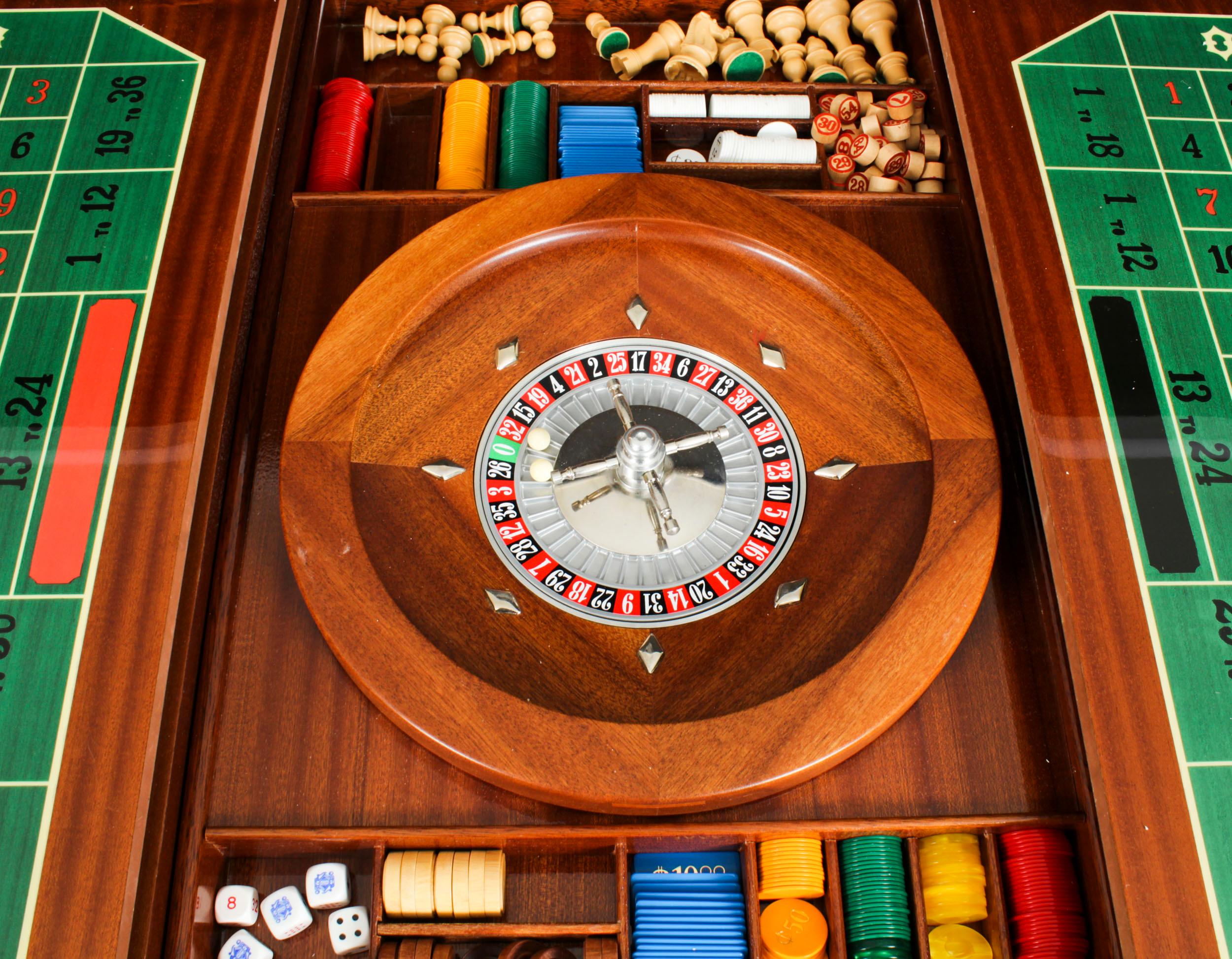 Vintage Italian Blackjack Games Card Roulette Table, Mid-20th Century 10
