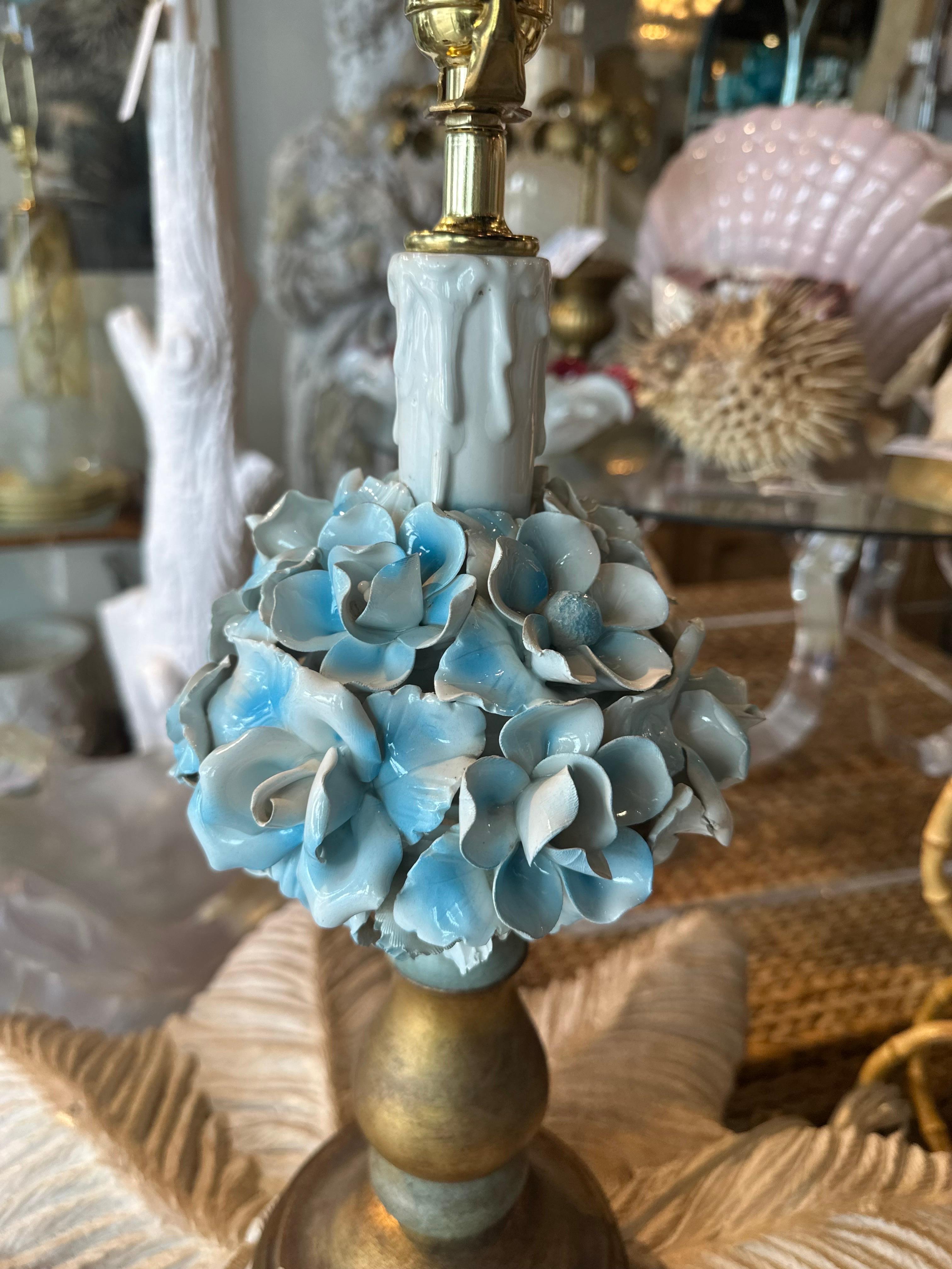 Vintage Italian Blue Porcelain Rose Table Lamp Painted Tole  For Sale 4