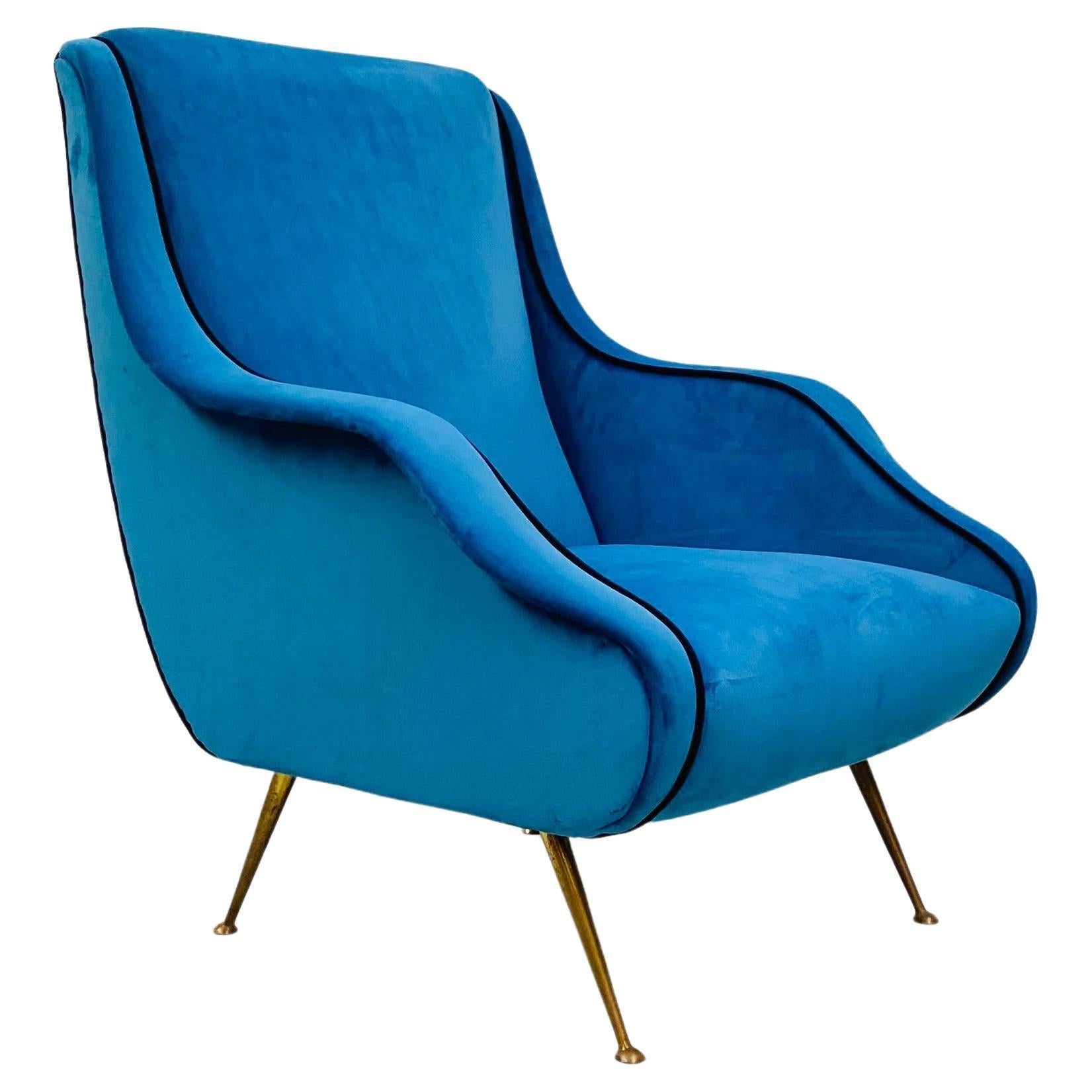 Vintage Italian Blue Velvet Armchair with Brass Legs by Carlo de Carli, 1950s For Sale 2