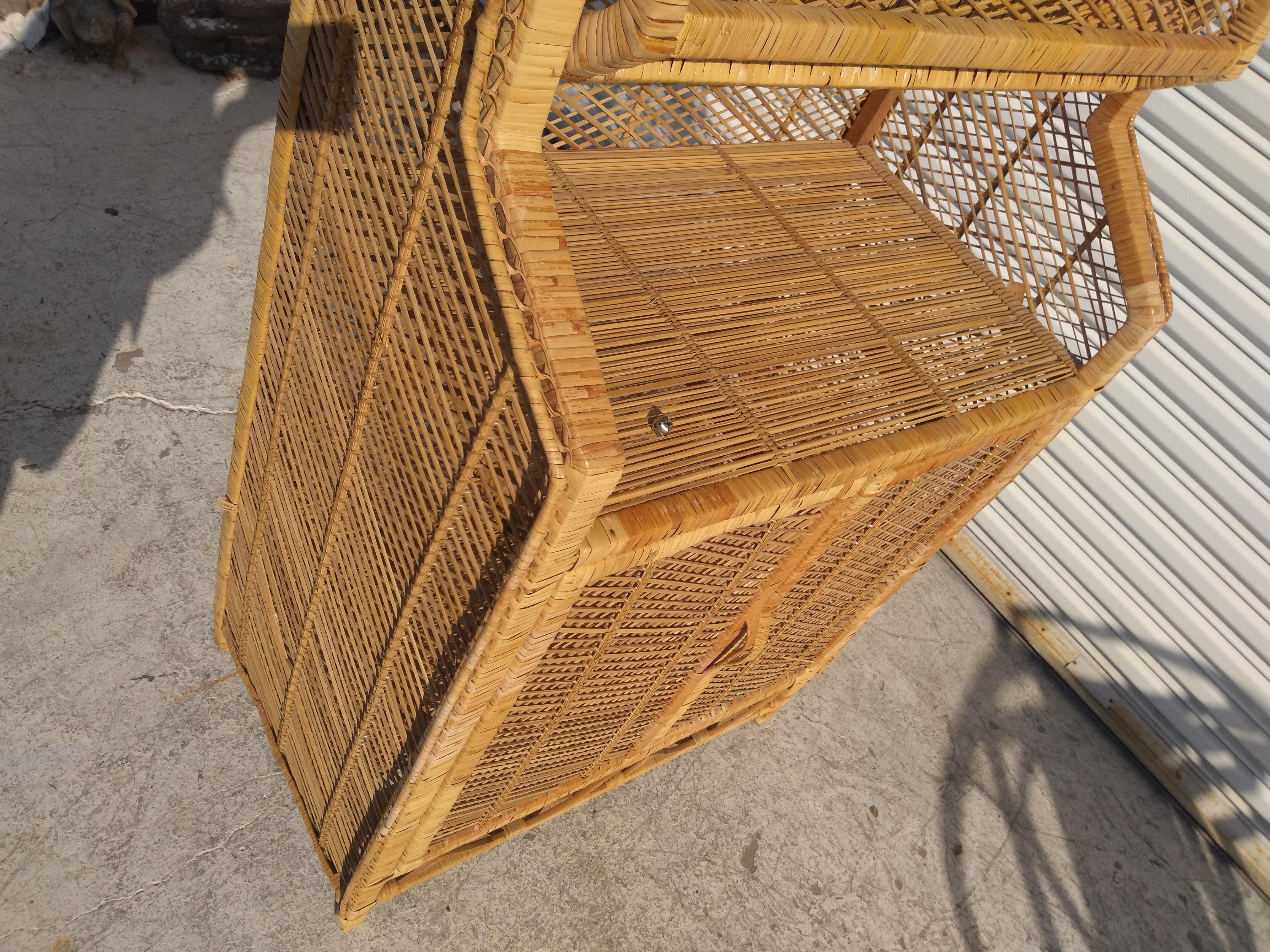 Vintage Italian Boho Chic Bookcase In Good Condition For Sale In Pasadena, TX