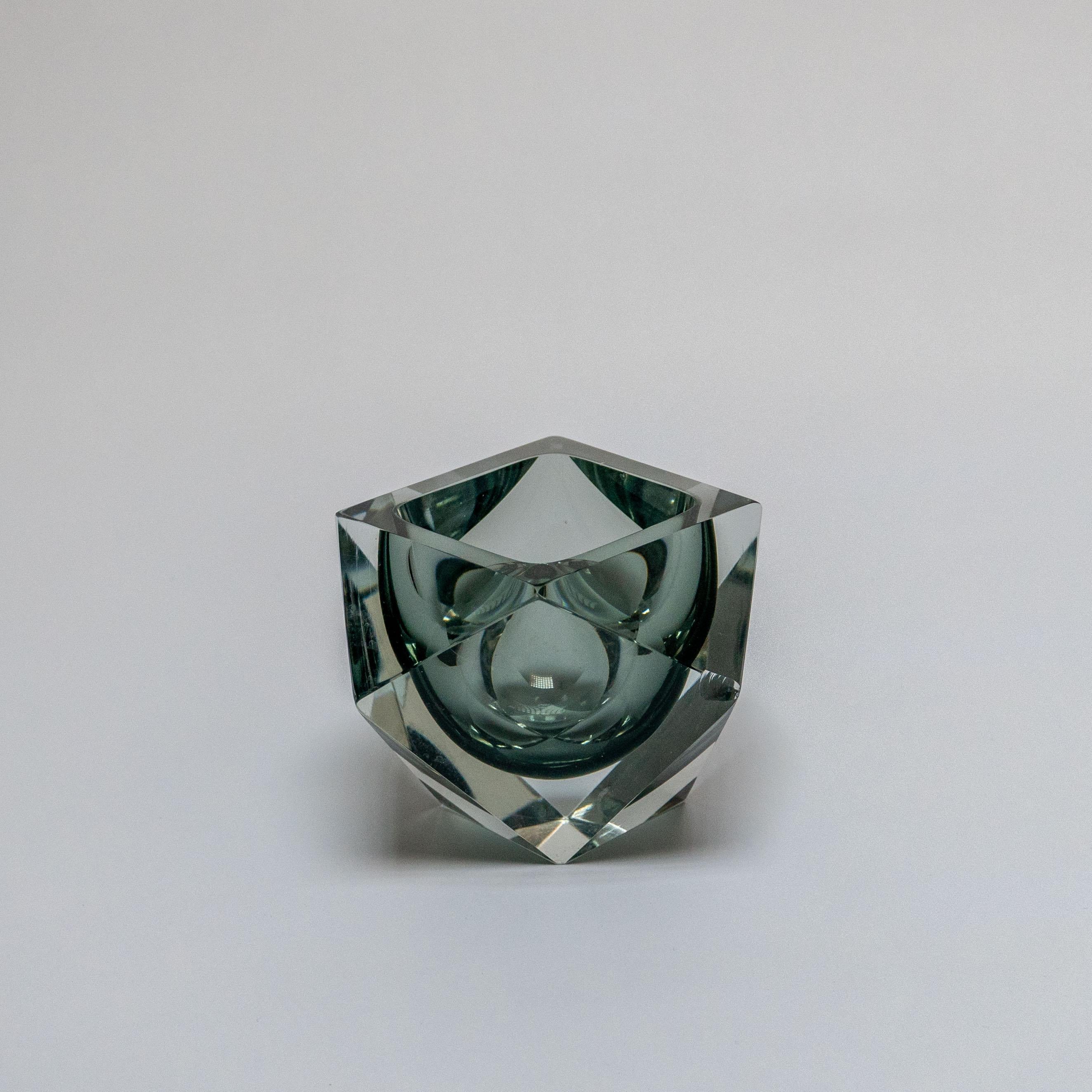The great skills of Murano based artisans shows in many different ways. Some are able blowers, others can freehanded create sculptures and elaborate bowls, and finally some master the technique of glass shaping and polishing. From their hands, some
