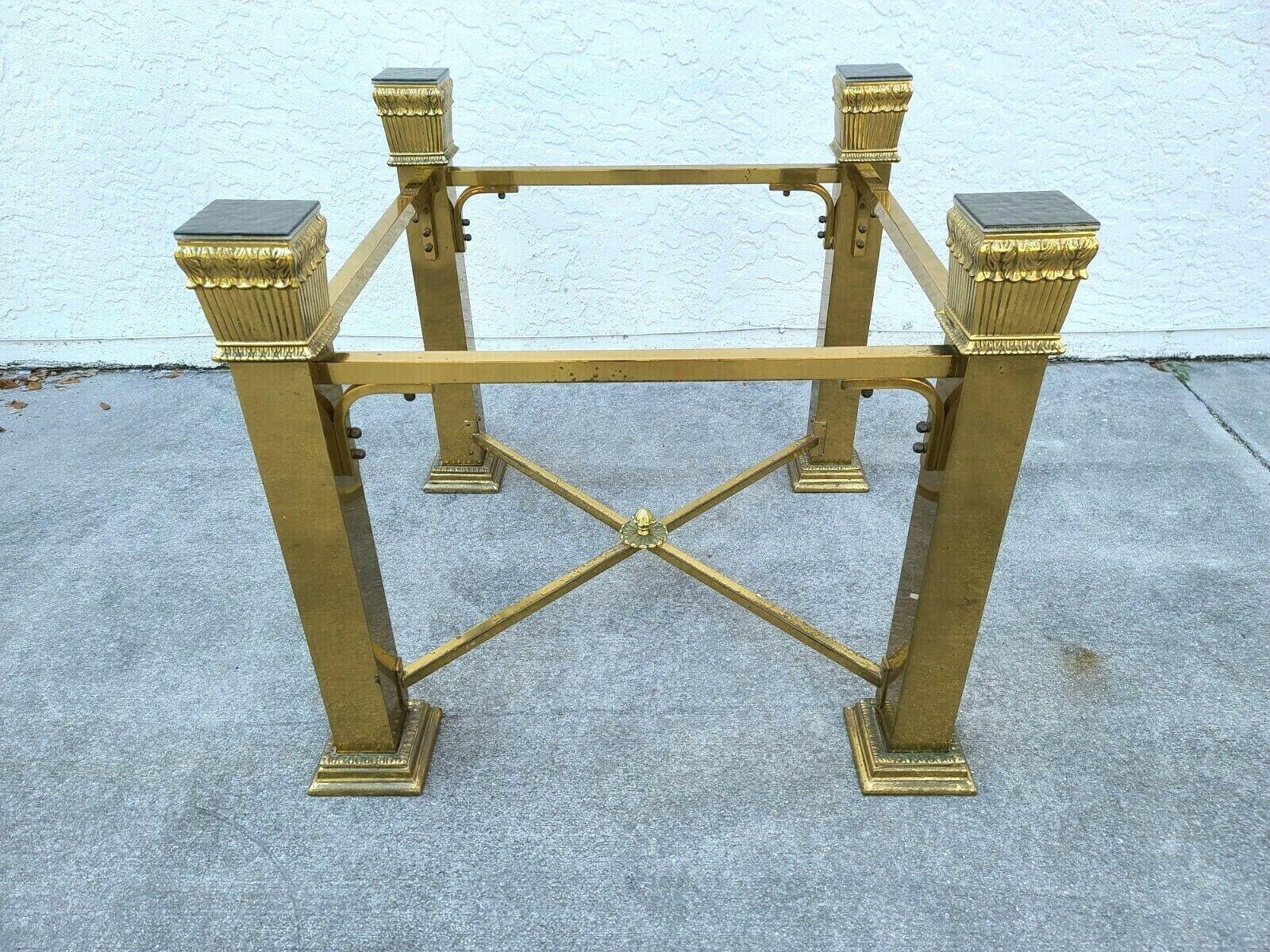 Base de mesa de juego de comedor italiana vintage de latón de 4 columnas siglo XX en venta