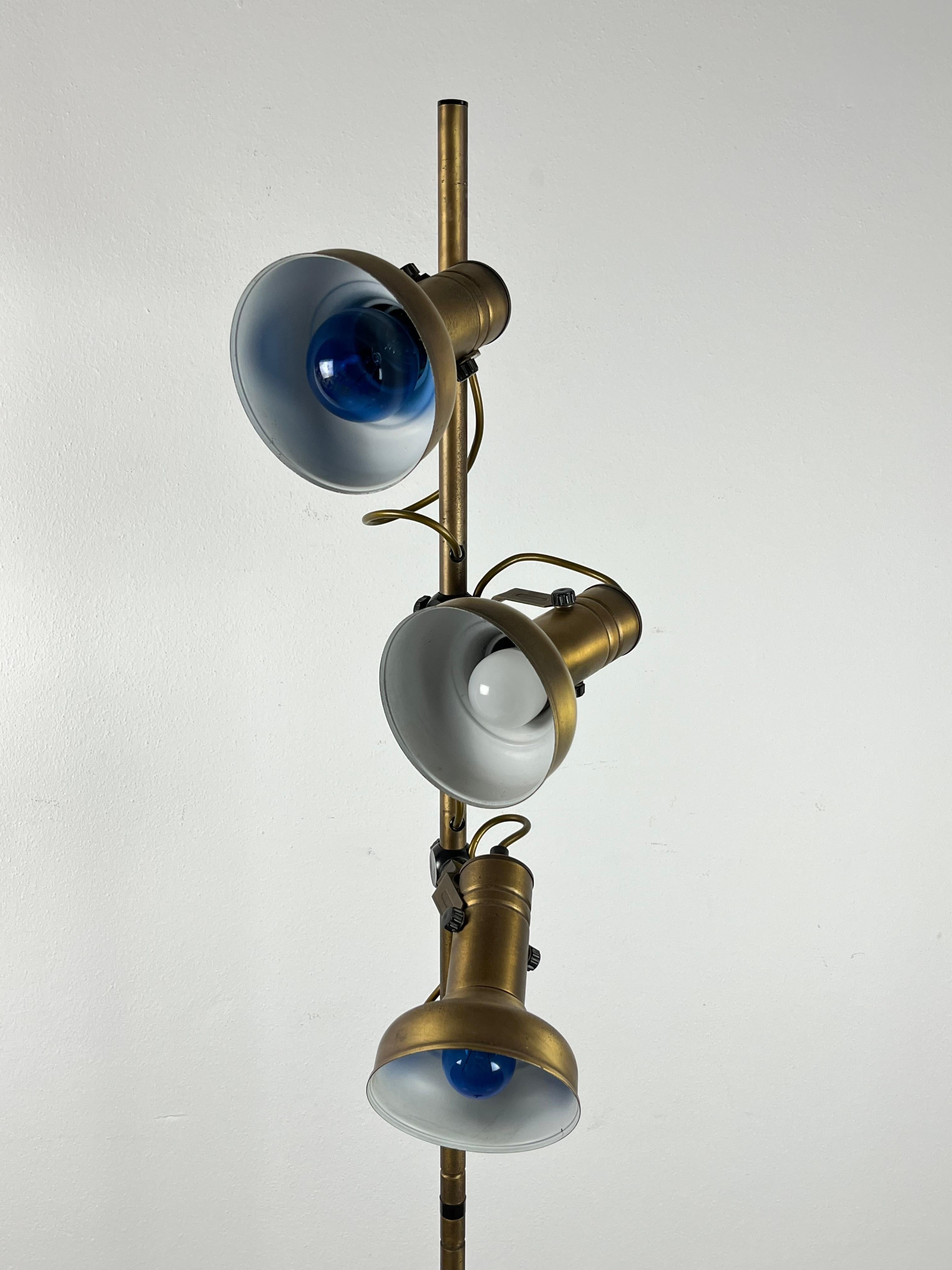 Vintage Italian Brass and Aluminum Floor Lamp, 1970s In Good Condition For Sale In Palermo, IT