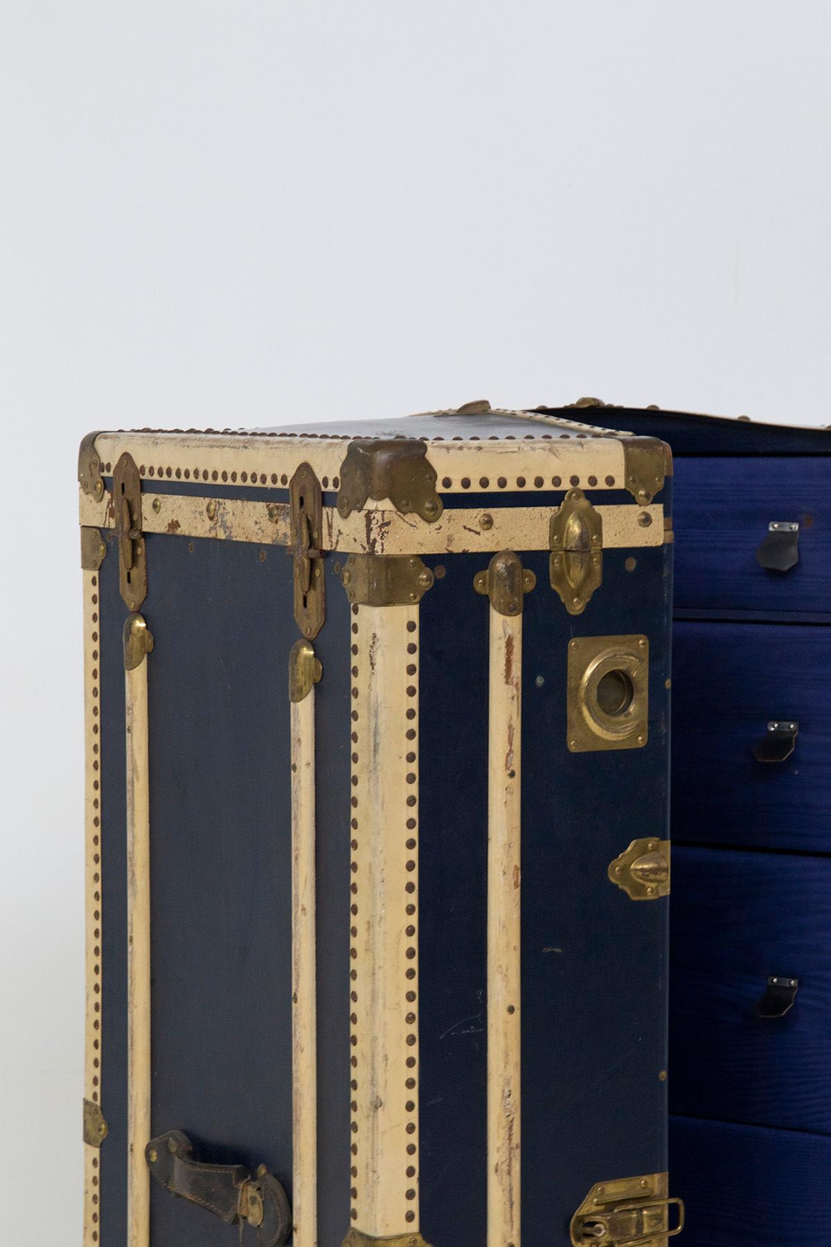 Vieille armoire de voyage italienne en laiton et cuir bleu de Claudia Mori en vente 6