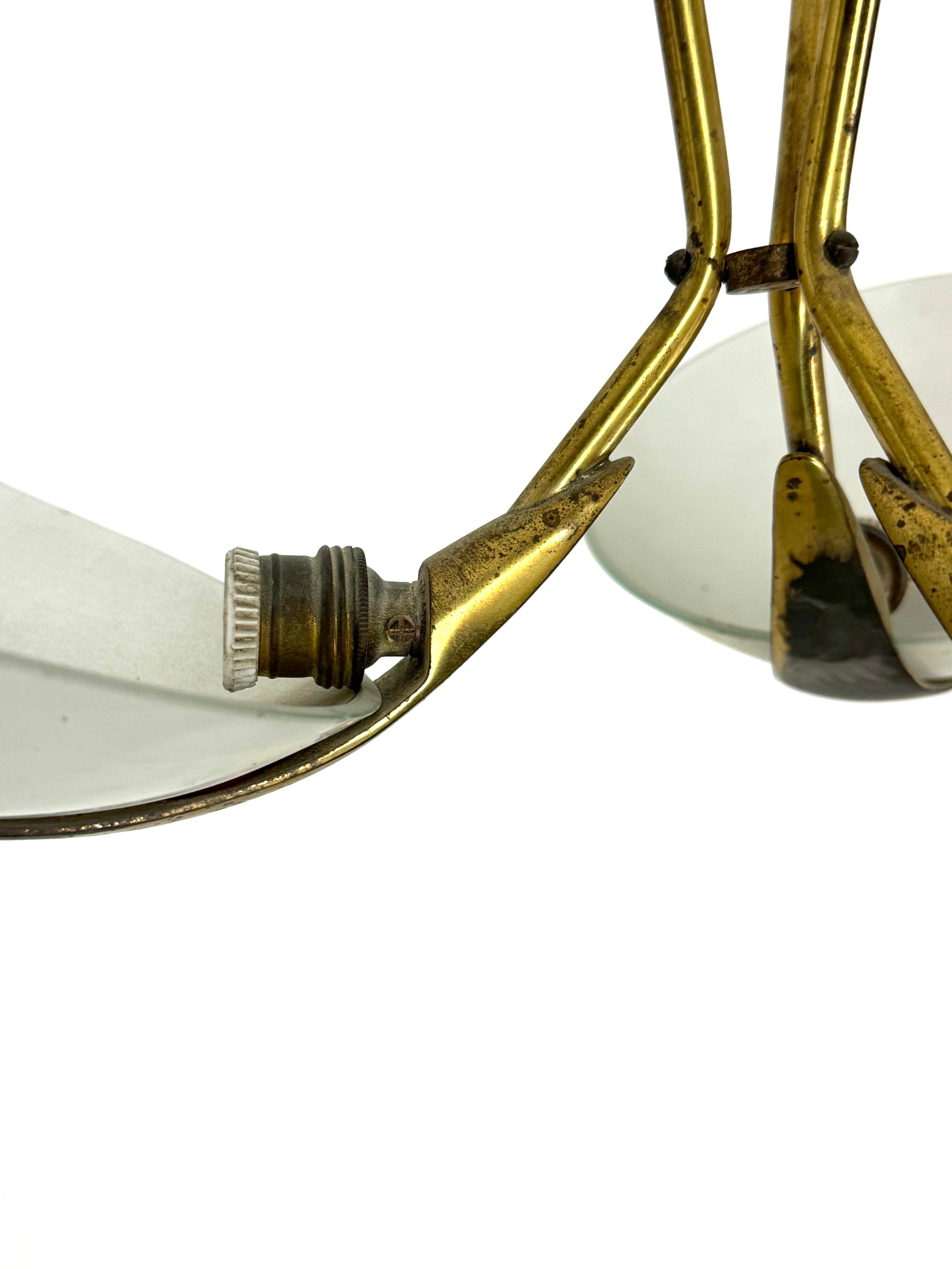 Brass Vintage Italian brass and curved glass chandelier from 1950s For Sale