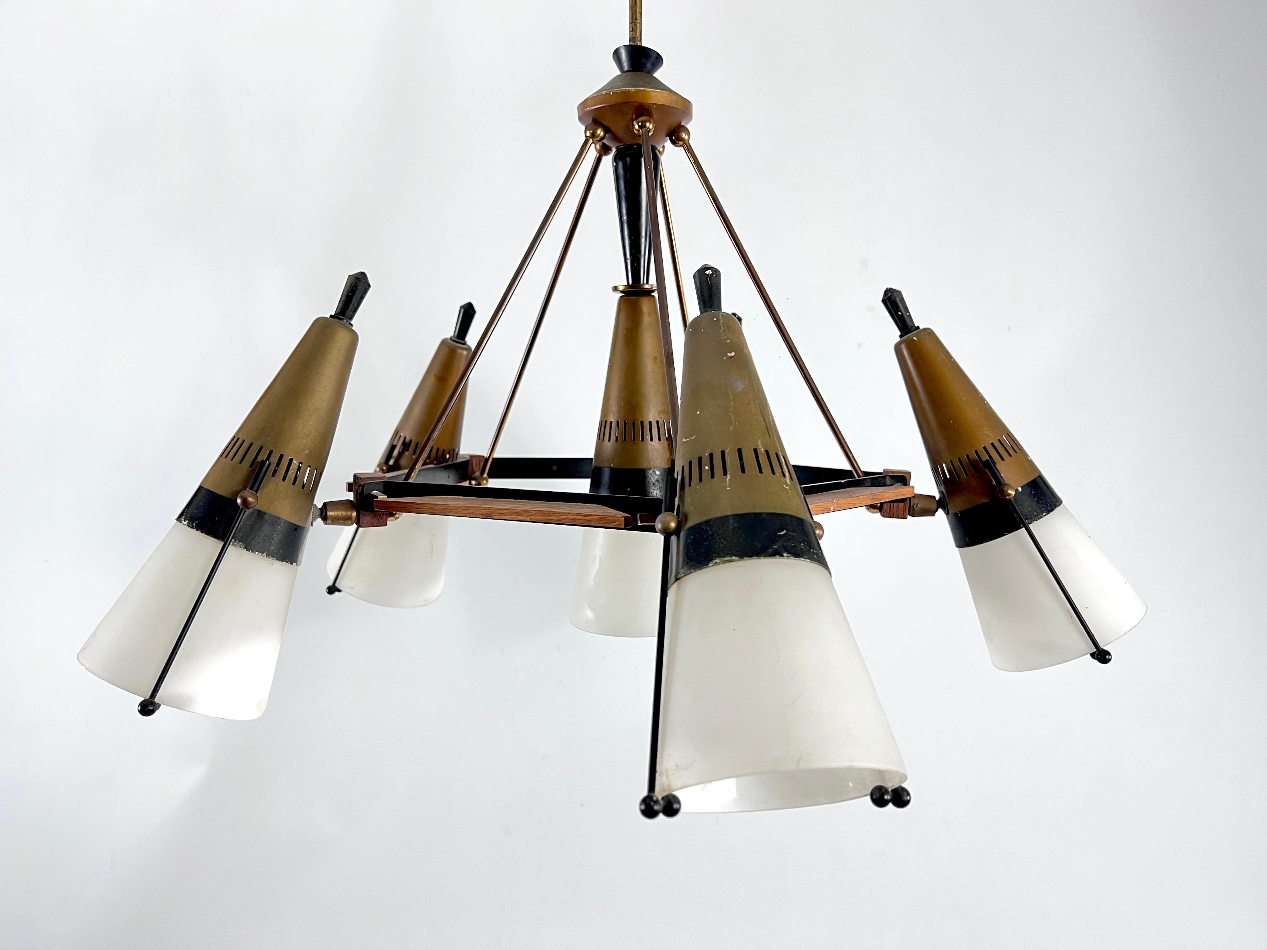 Rare Mid-Century Modern sputnik chandelier by Stilnovo. Italy 1950s For Sale 11