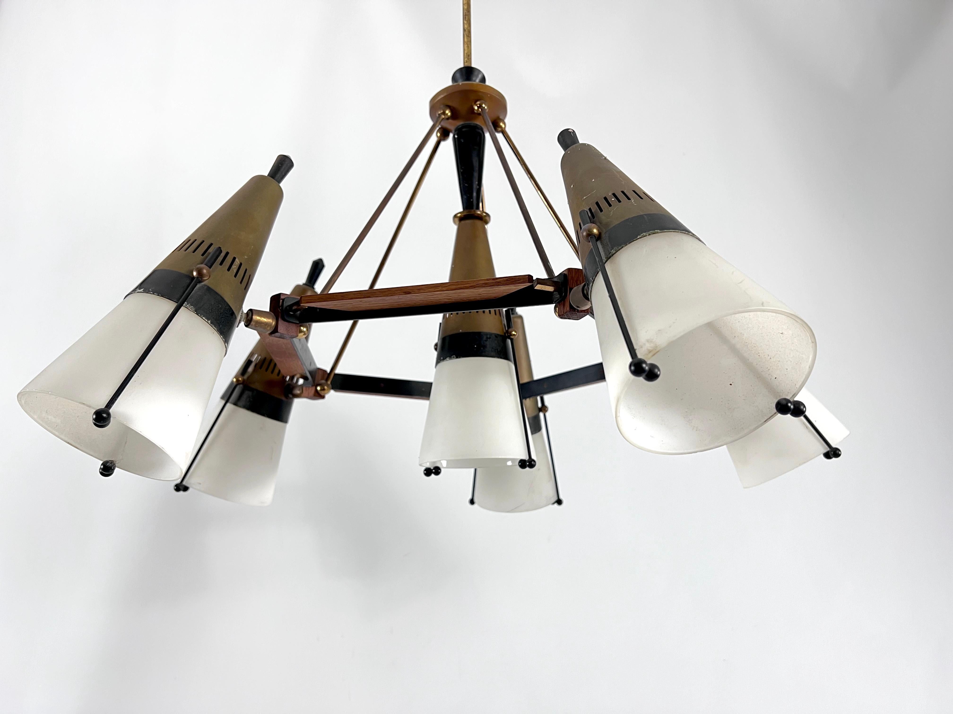 Rare Mid-Century Modern sputnik chandelier by Stilnovo. Italy 1950s For Sale 12