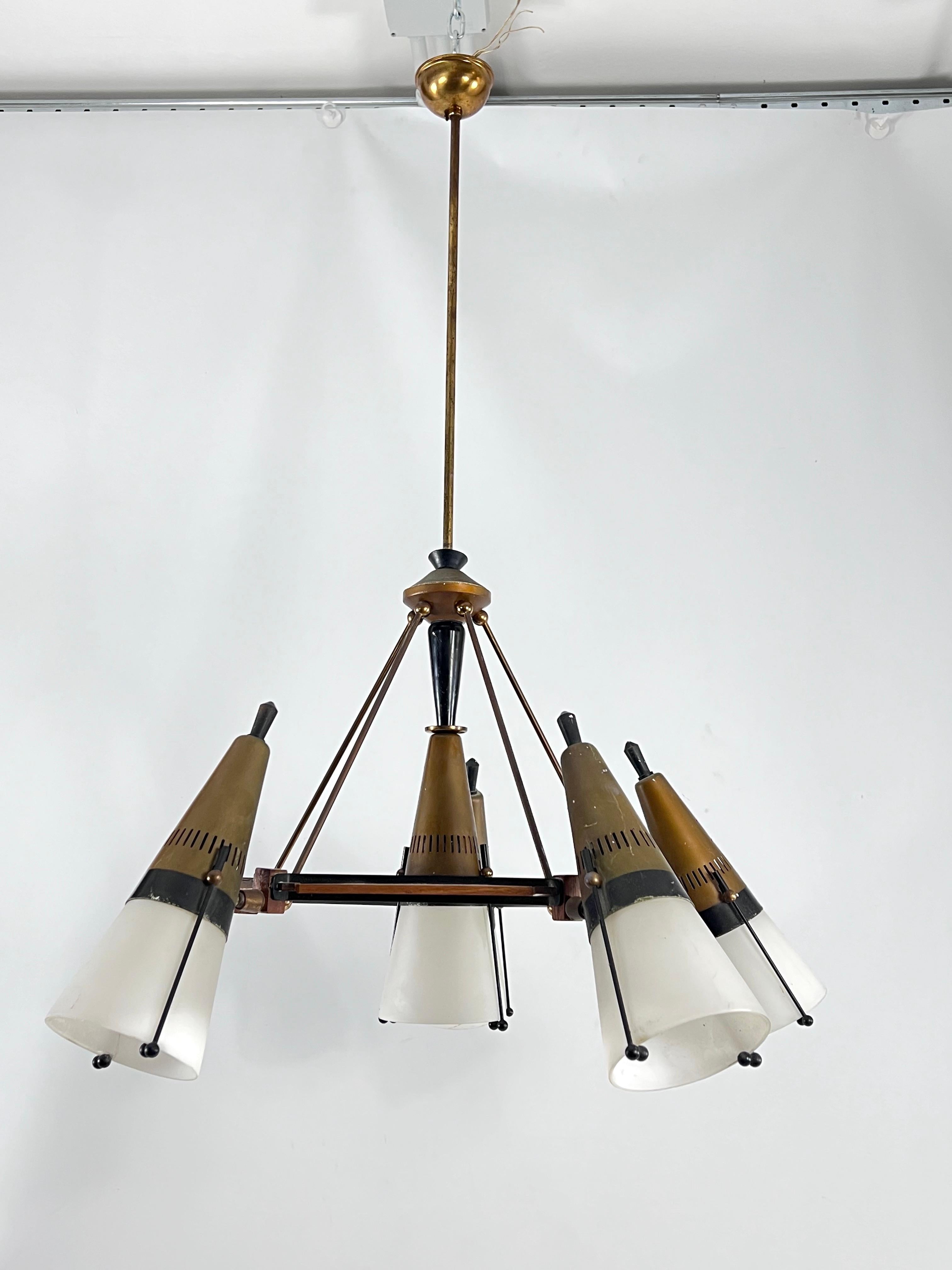 Rare Mid-Century Modern sputnik chandelier by Stilnovo. Italy 1950s In Fair Condition For Sale In Catania, CT
