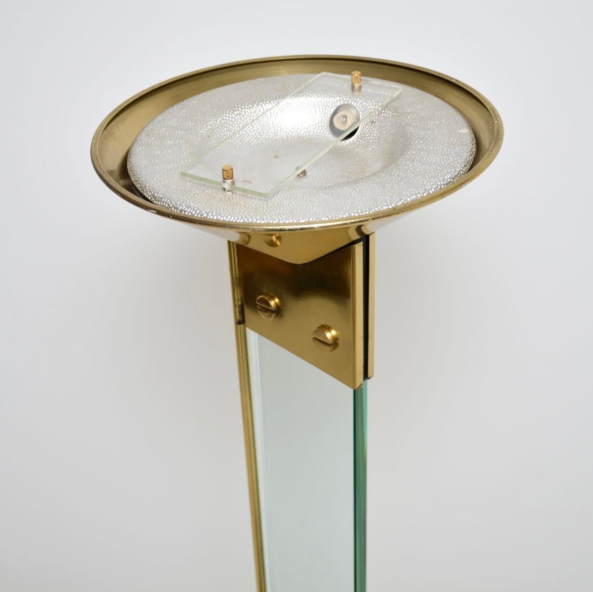 Lámpara de pie italiana vintage de latón y cristal de Max Baguara para Lamperti Moderno de mediados de siglo en venta