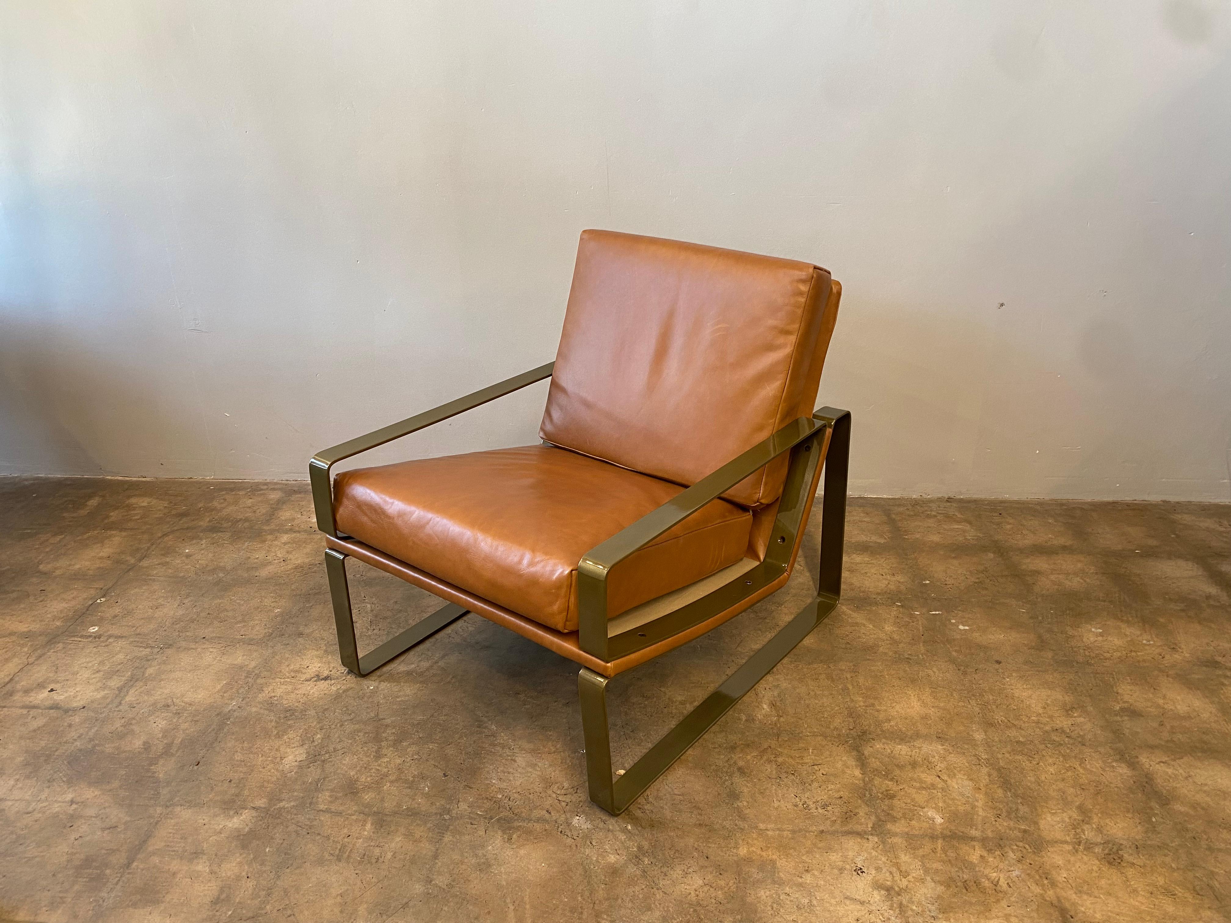 Fin du 20e siècle Paire de fauteuils italiens vintage en laiton et cuir en vente