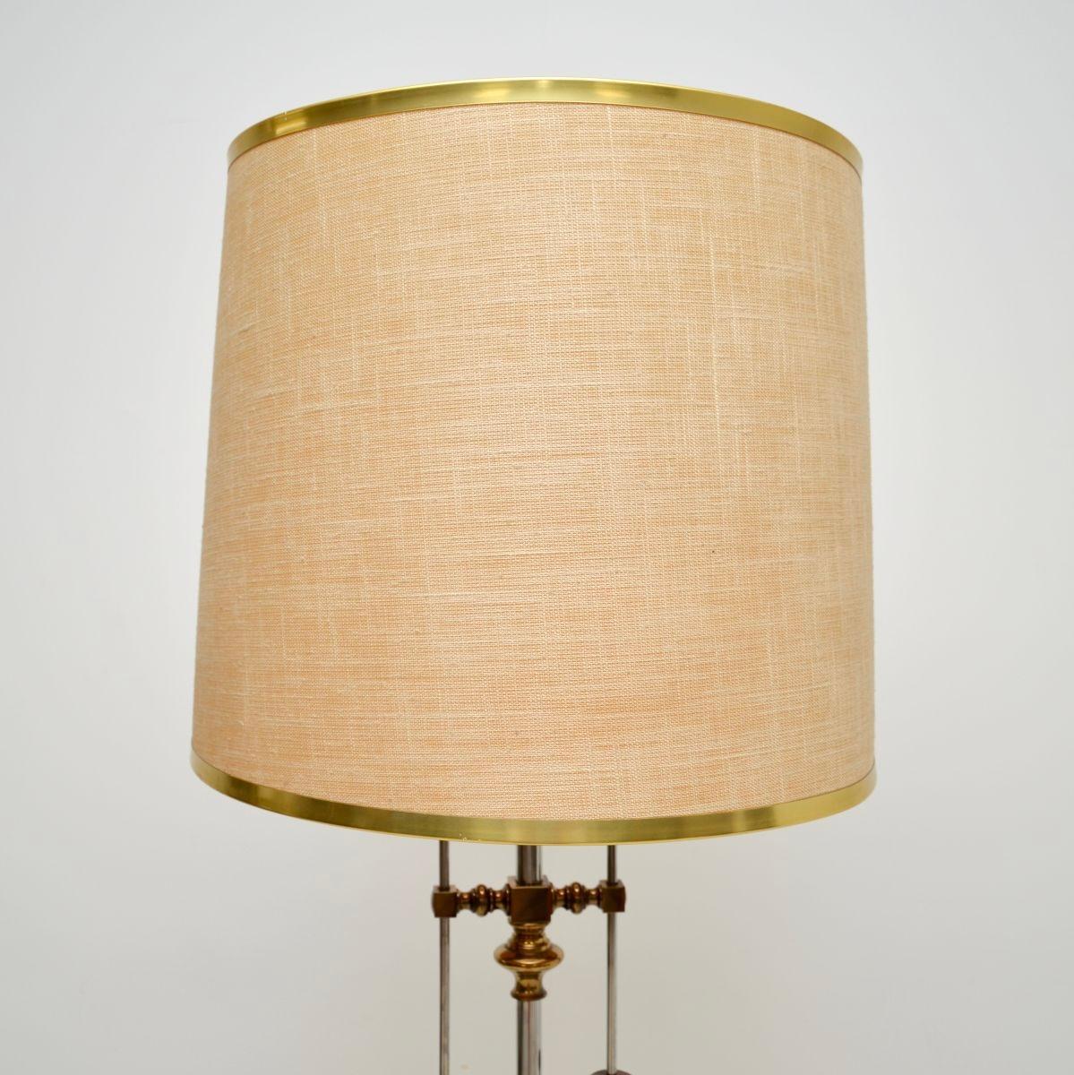 Italiano Lampada da terra Vintage Italian Lamp in ottone e acciaio in vendita