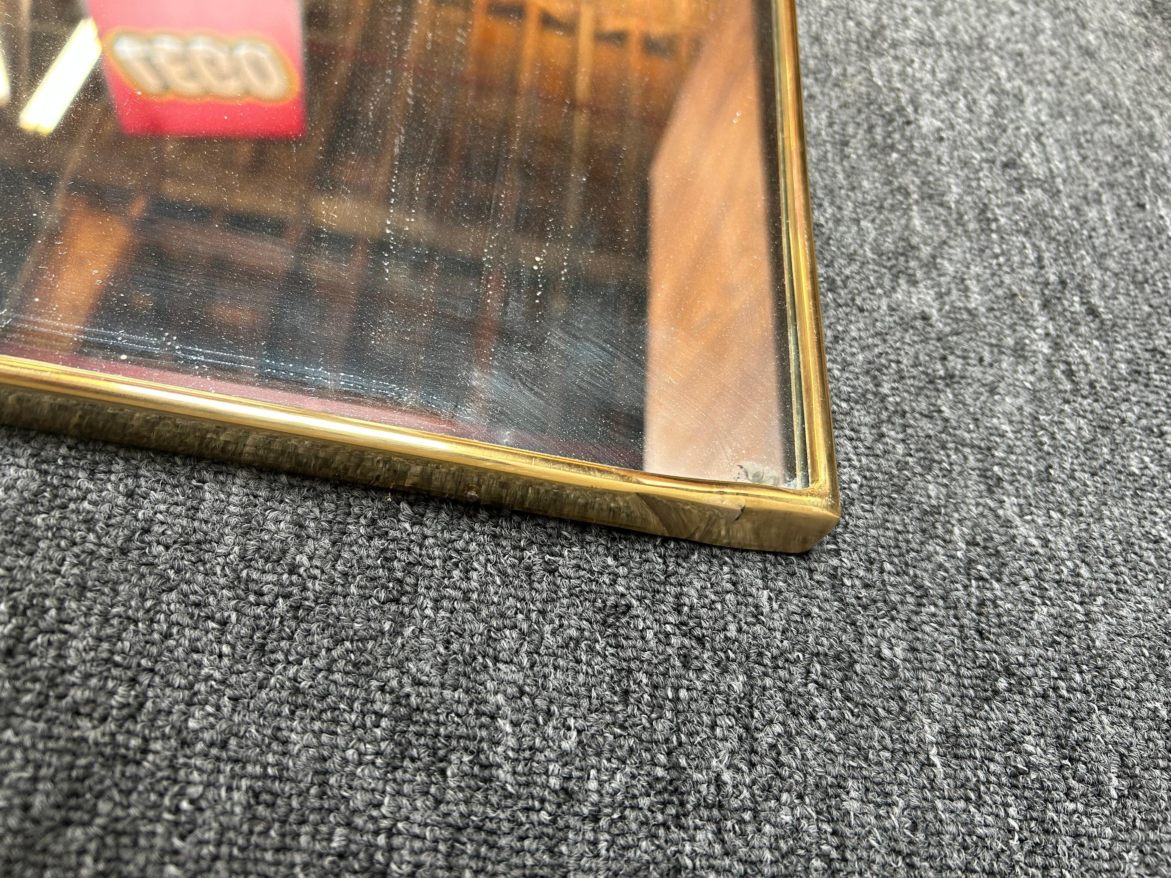 Specchio da parete ad arco smerlato in ottone vintage italiano di Gio Ponti in vendita 12