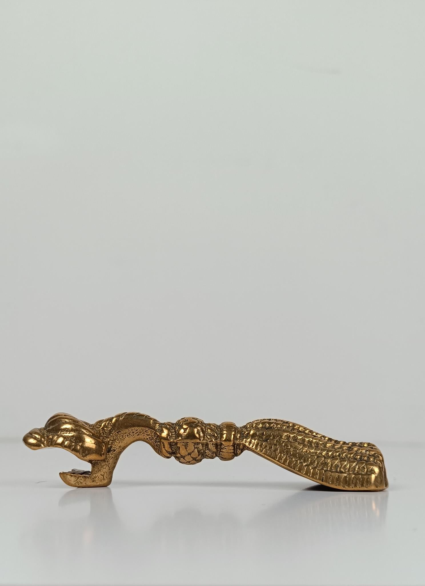 Vintage Italian Brass Bottle Opener Shaped as a Classic Theatre Bullion Tassel im Angebot 6