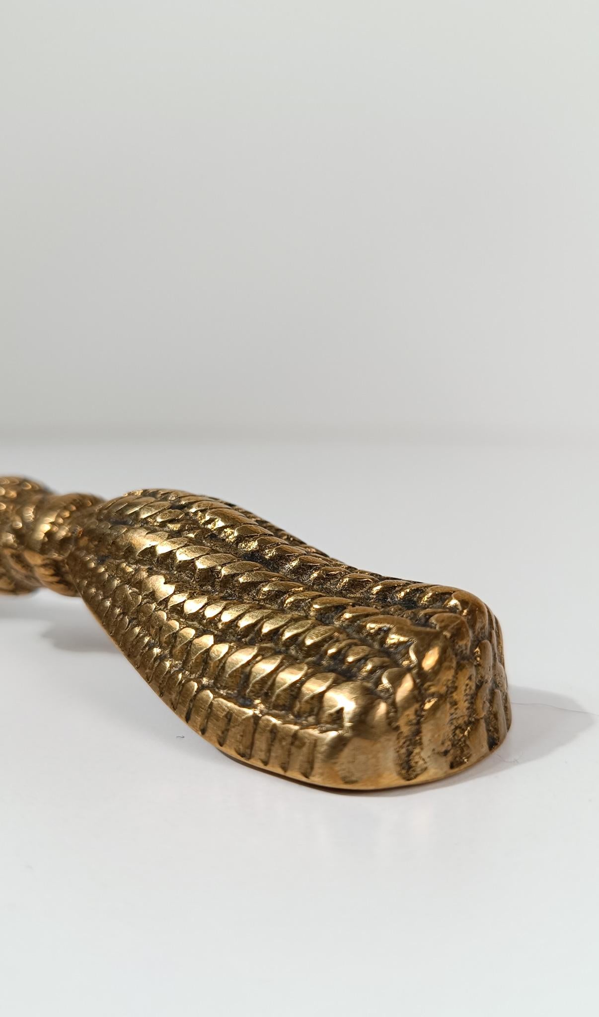 Vintage Italian Brass Bottle Opener Shaped as a Classic Theatre Bullion Tassel im Angebot 9