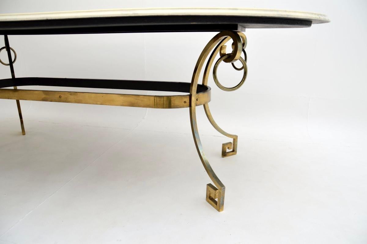 Table de salle à manger italienne en laiton en vente 1