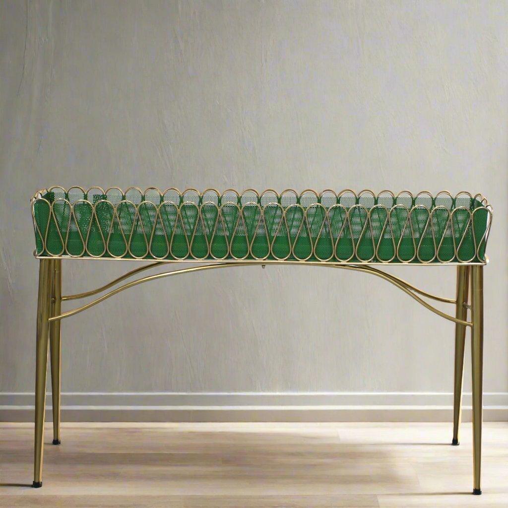 Jardinière italienne vintage en laiton (circa 1960). Pour les amoureux des plantes qui recherchent un réceptacle de verdure au caractère vintage et au style sans limite, celui-ci est fait pour vous. Découvert dans le centre de l'Italie, il s'agit