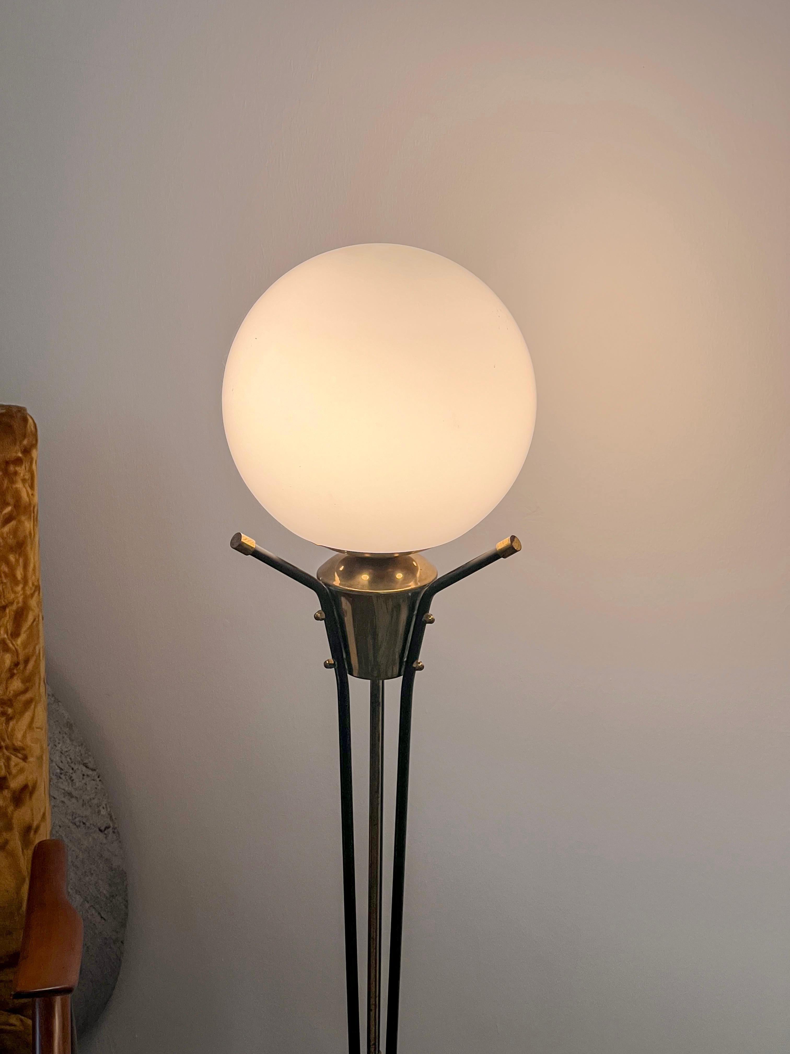 Vintage Italian Brass Floor Lamp in the style of Stilnovo, three legs, opaline For Sale 5