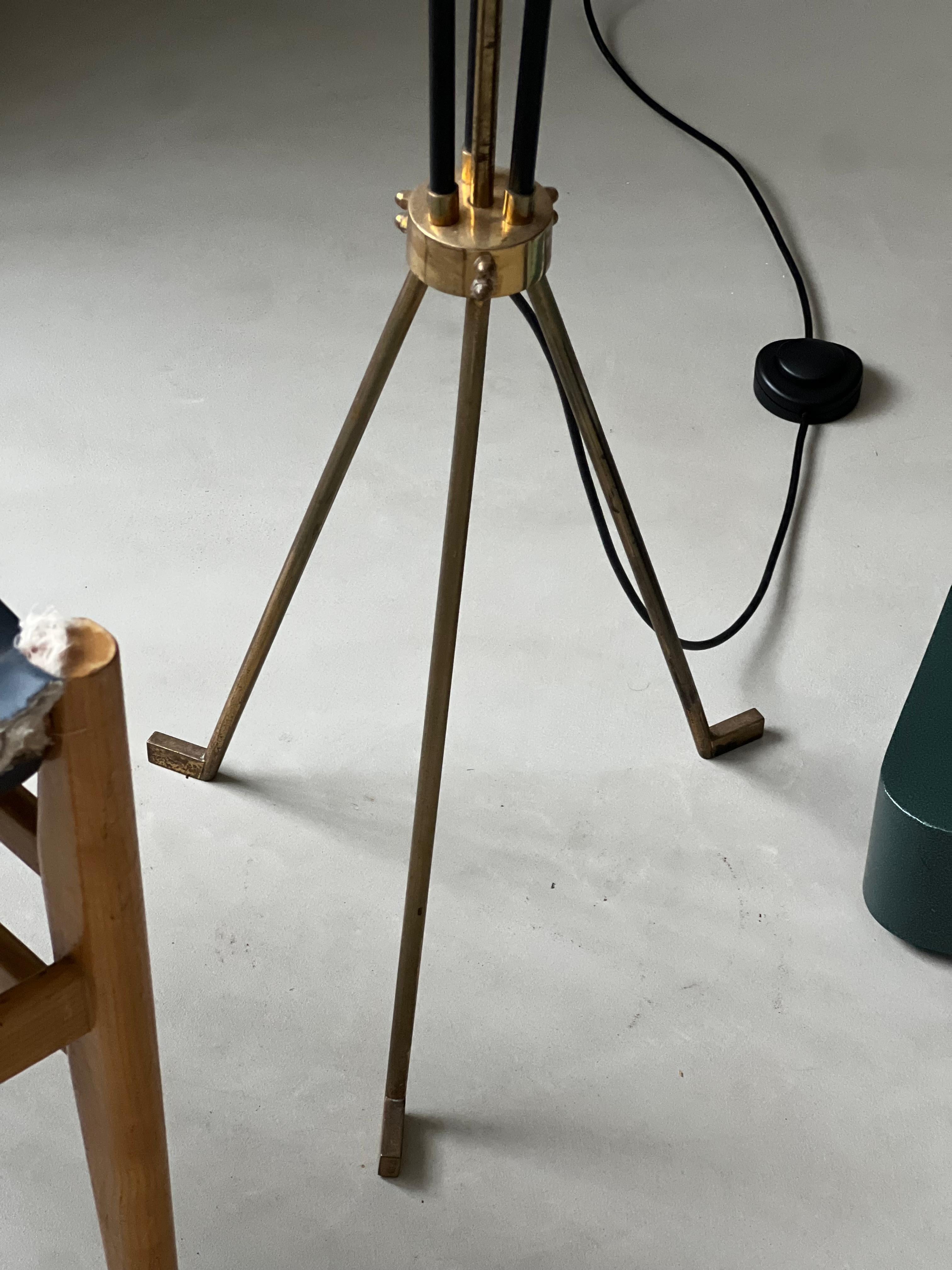 Vintage Italian Brass Floor Lamp in the style of Stilnovo, three legs, opaline For Sale 5
