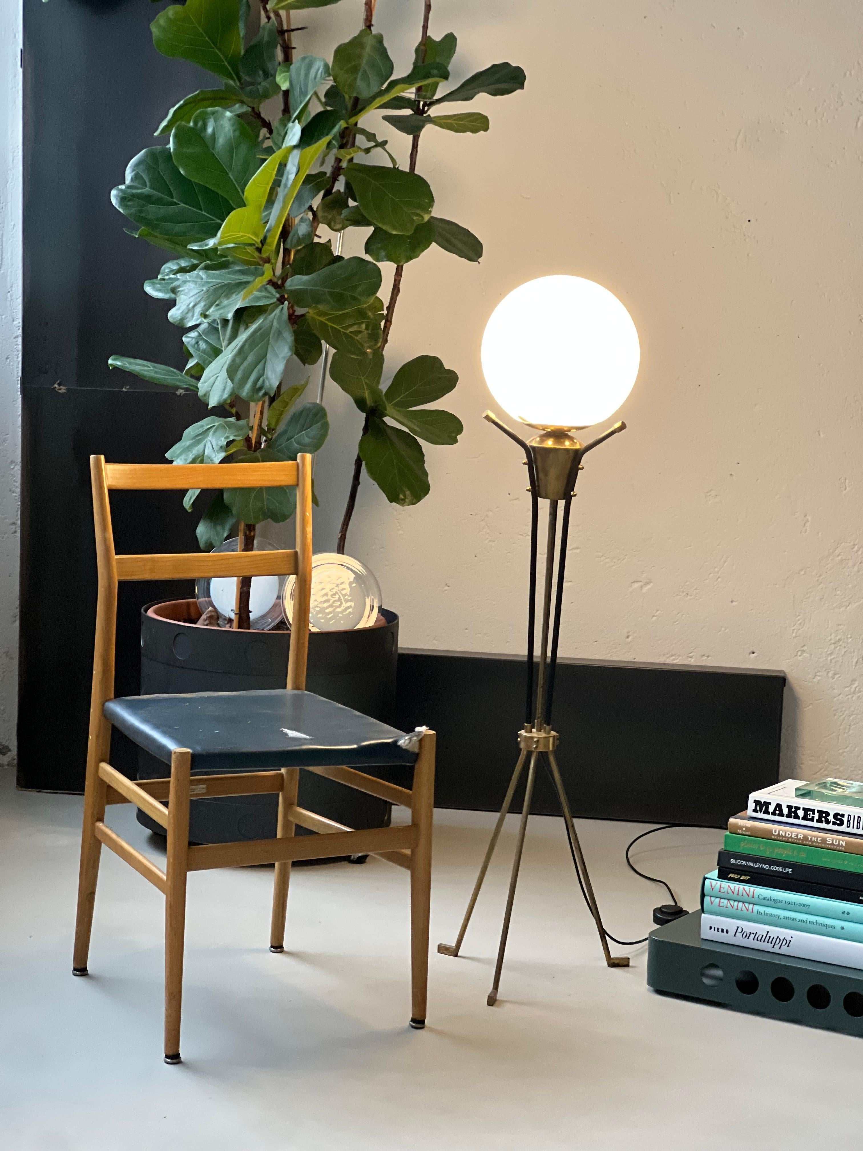 Vintage Italian Brass Floor Lamp in the style of Stilnovo, three legs, opaline For Sale 6