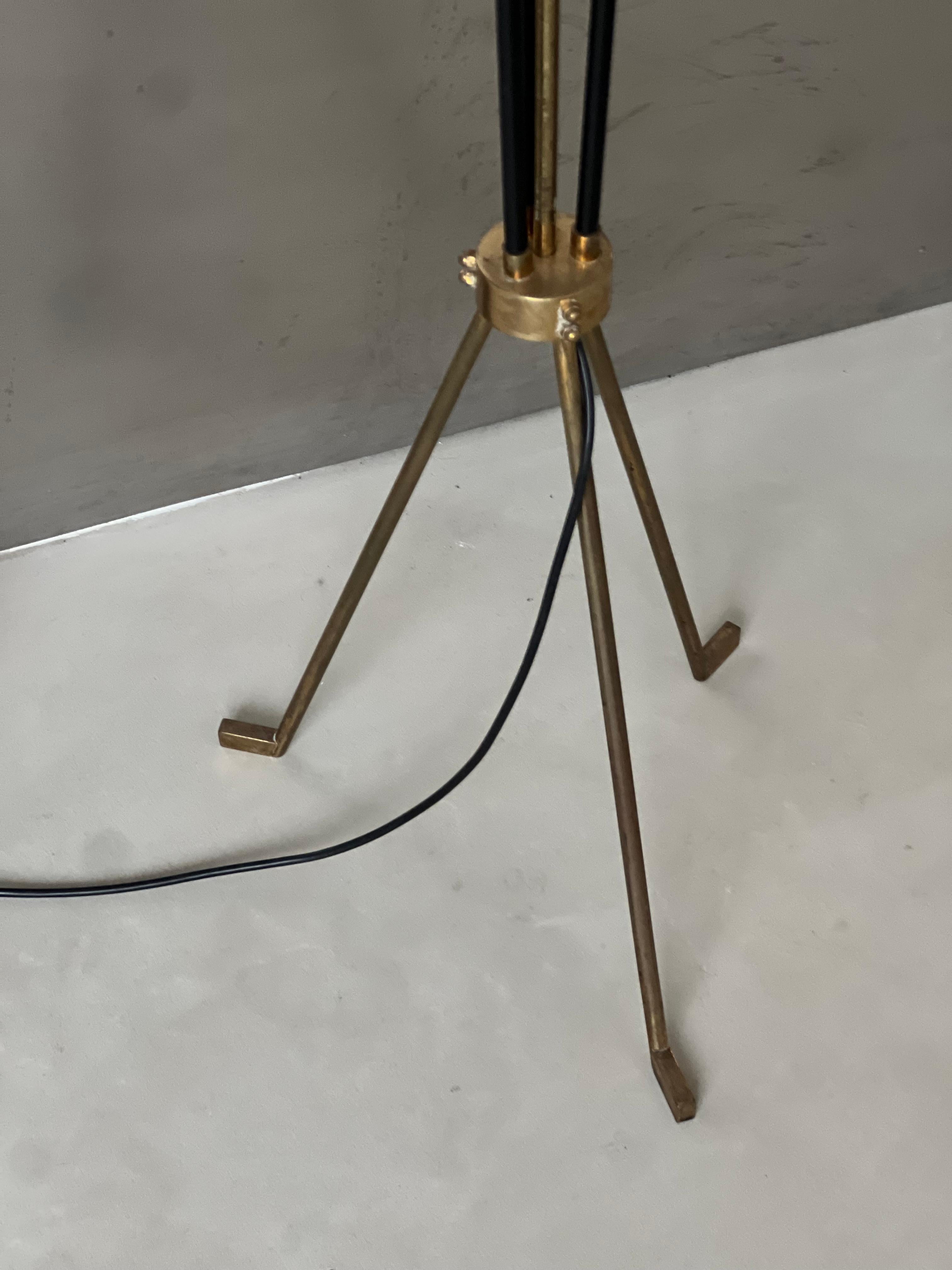 Vintage Italian Brass Floor Lamp in the style of Stilnovo, three legs, opaline For Sale 7