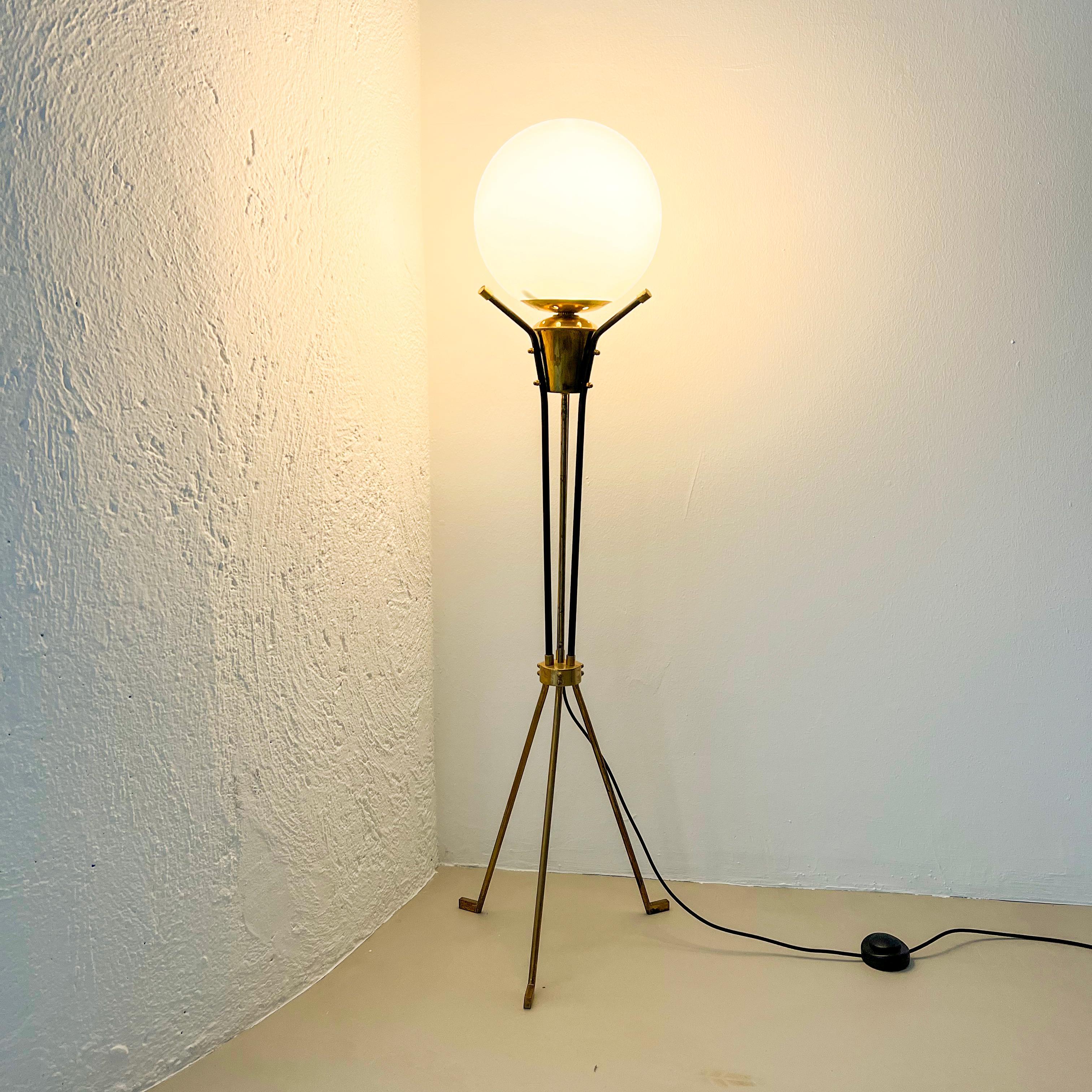 Mid-Century Modern Vintage Italian Brass Floor Lamp in the style of Stilnovo, three legs, opaline For Sale